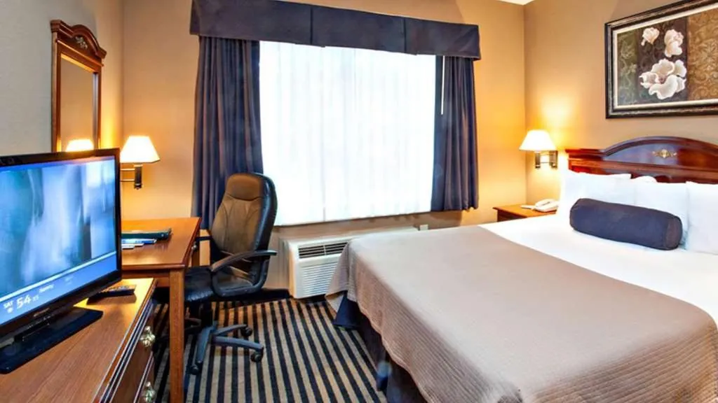 King Suite in Mountain Inn & Suites Flat Rock