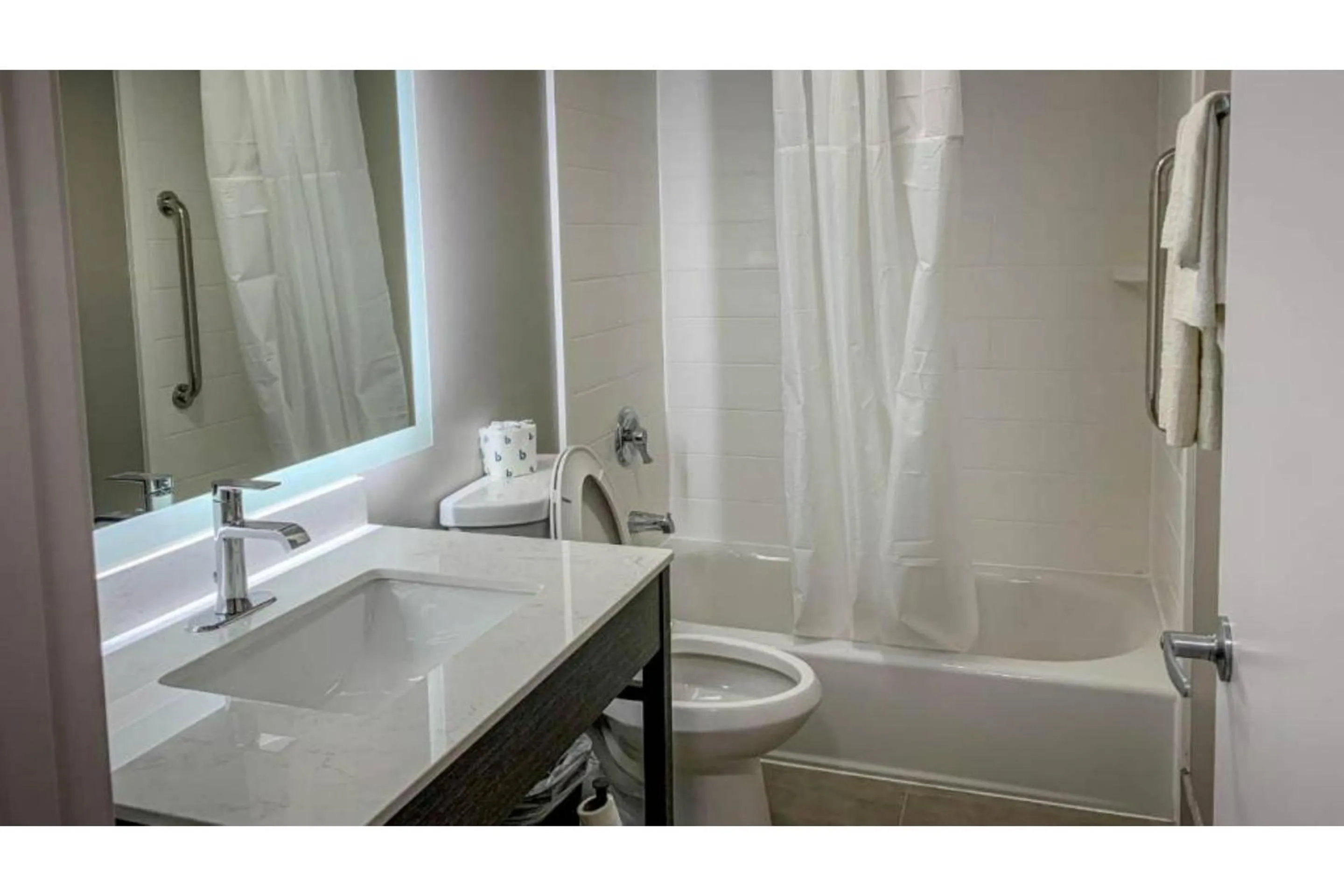 Queen Room with Two Queen Beds - Disability Access - Roll In Shower in Motel 6 Rockford, Il