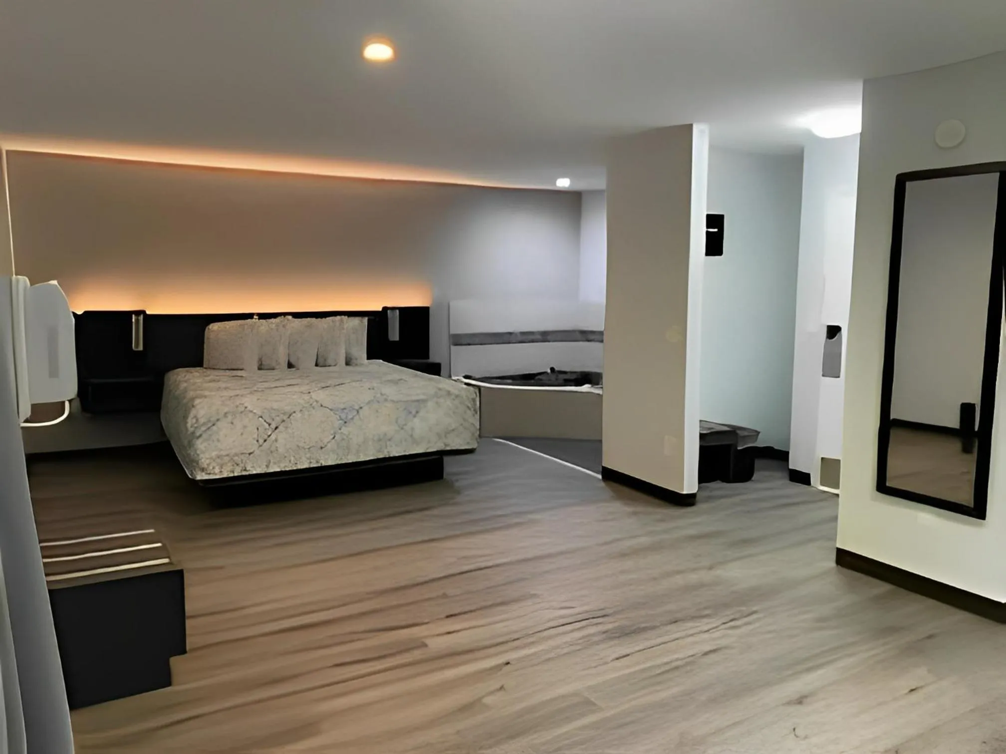 King Room with Spa Bath - Non-Smoking in Motel 6 Rockford, Il