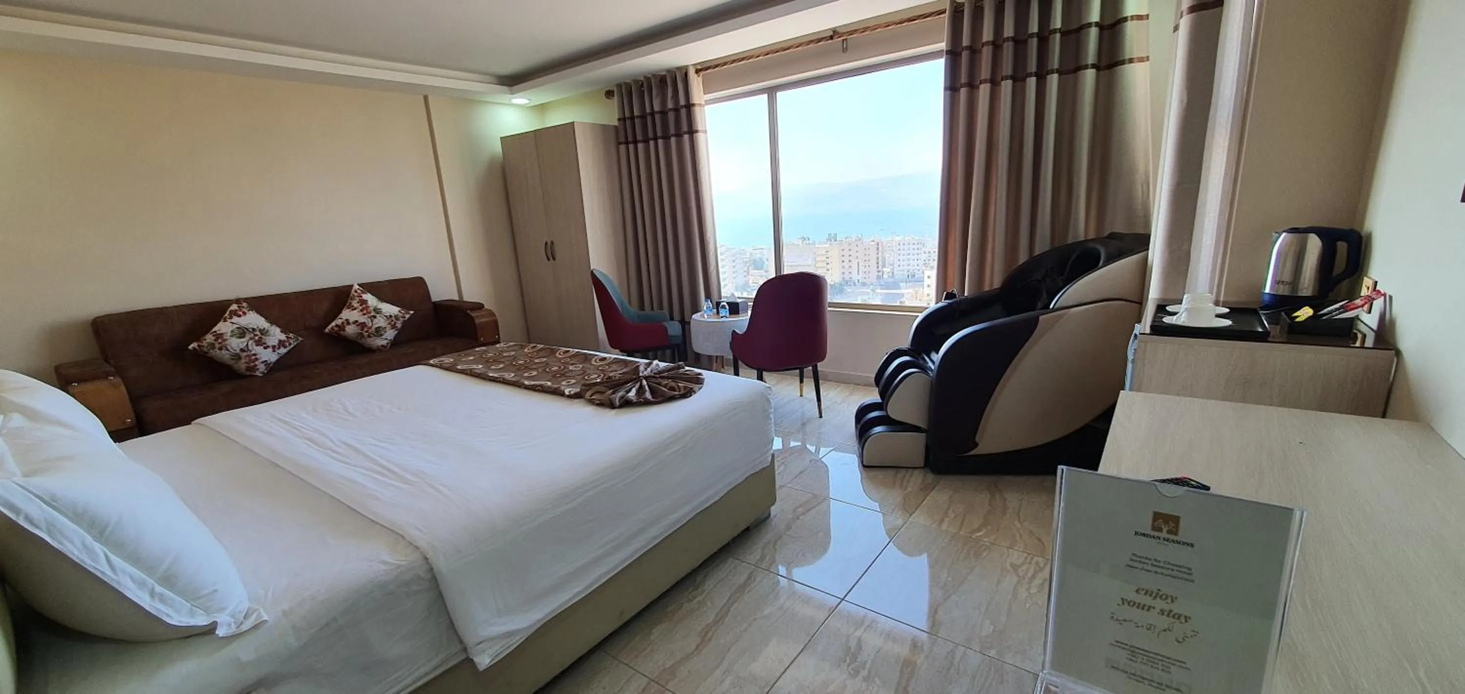 Junior Suite with Sea View in Jordan Seasons Hotel