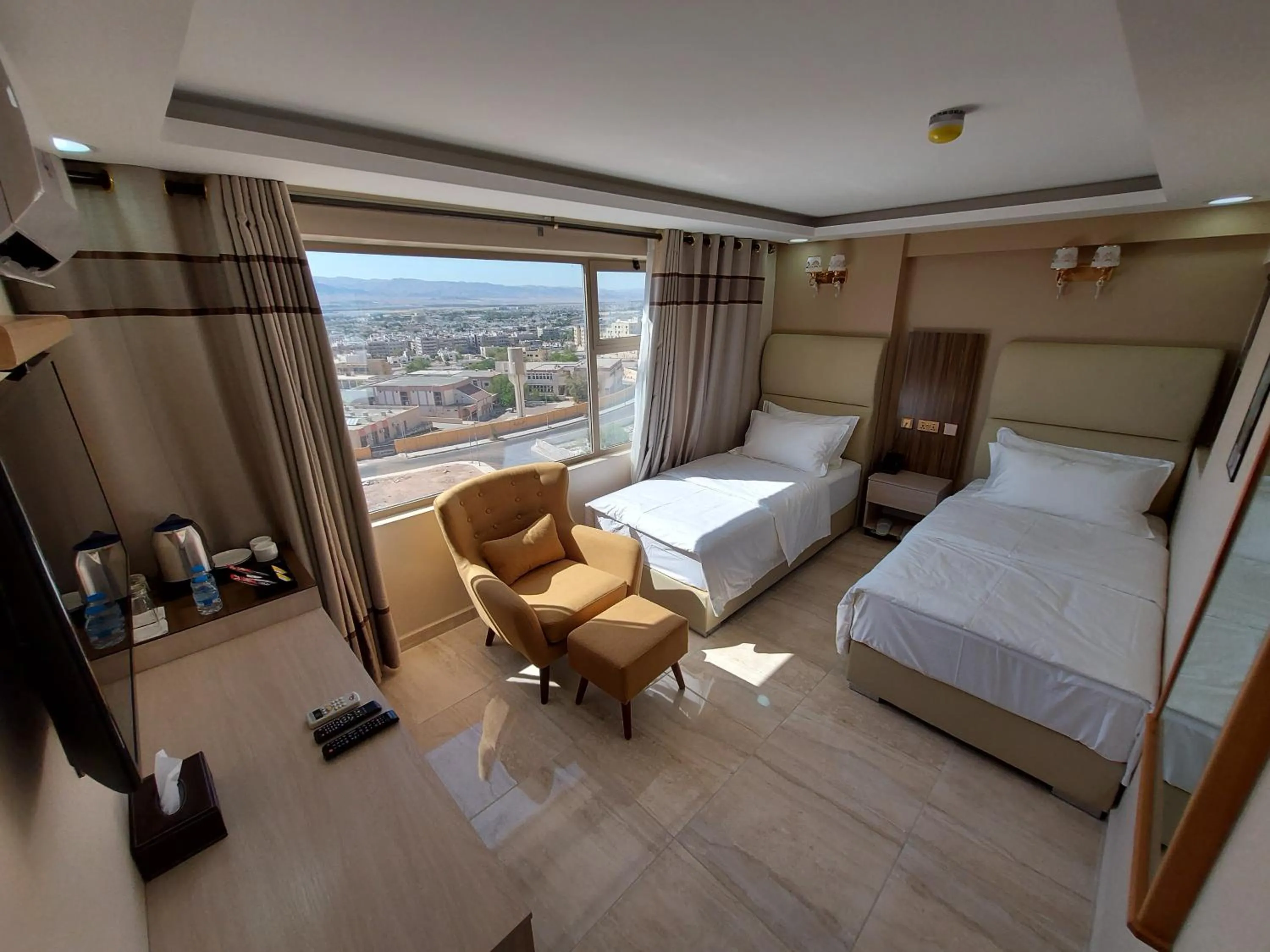 Deluxe Twin Room with Sea View in Jordan Seasons Hotel