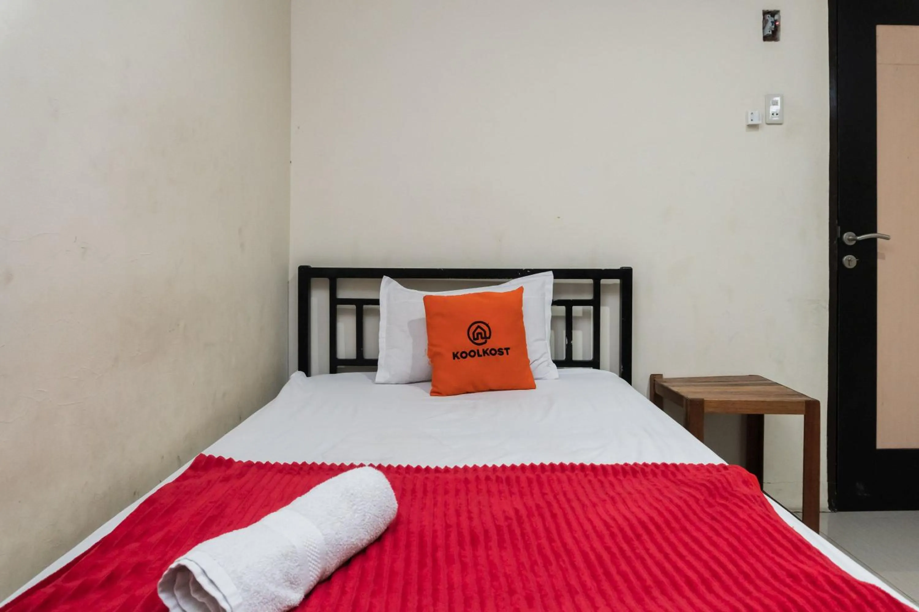 Single Room - single occupancy in KoolKost near State Museum of North Sumatera Medan