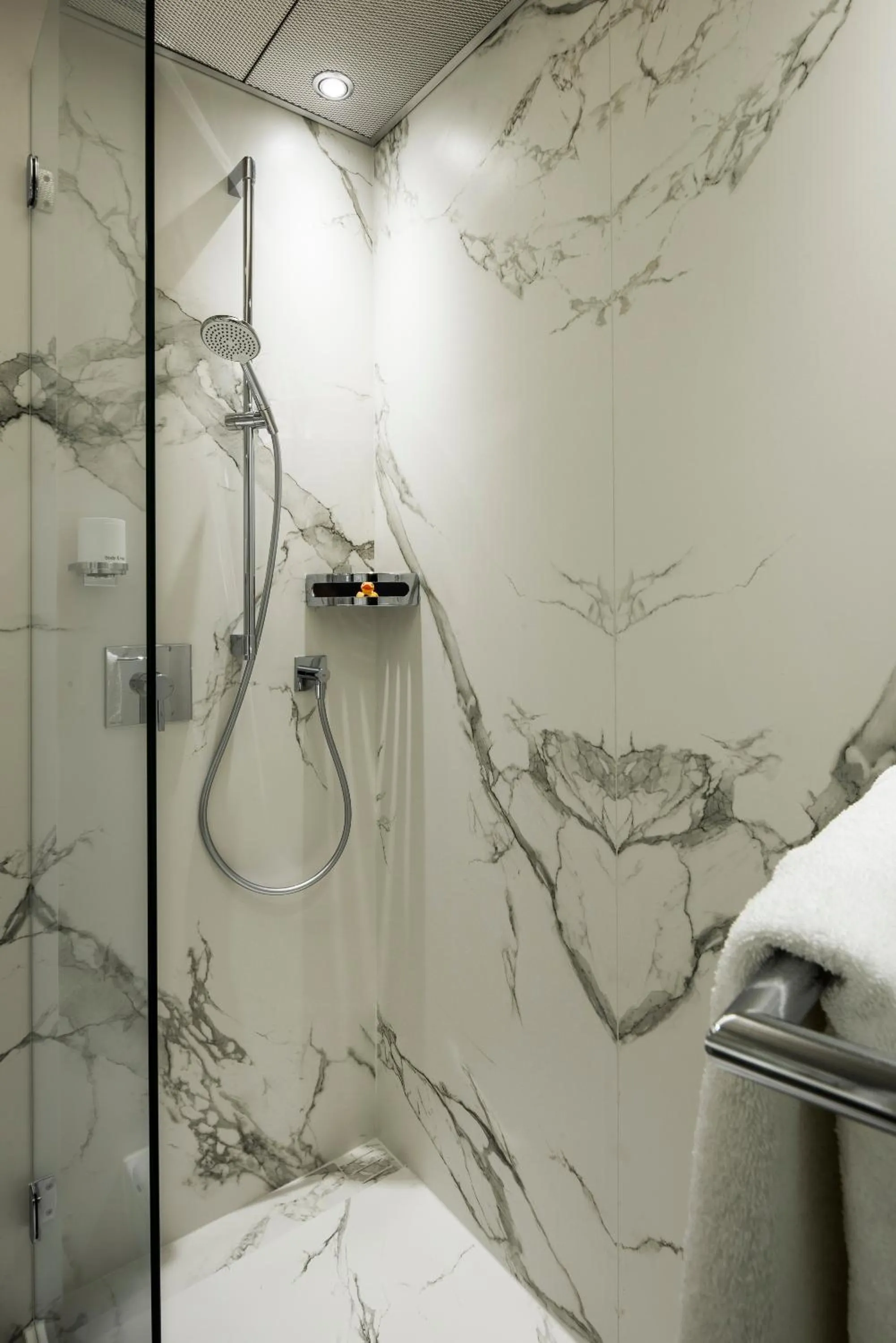 Twin Room in Central Plaza