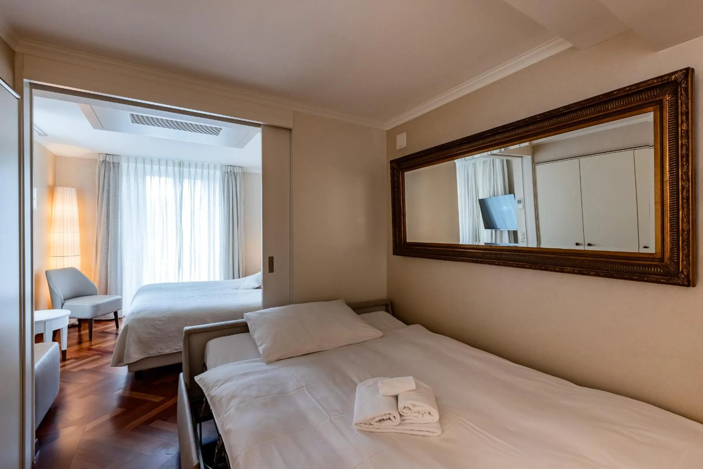 Junior Suite with Sofa Bed in Hotel des Balances