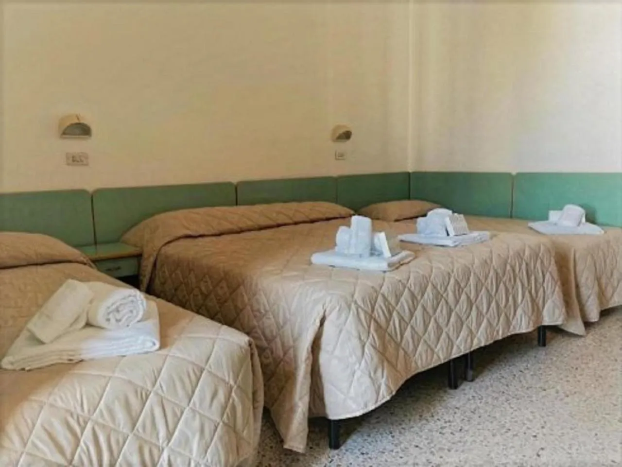 Quadruple Room with Sea View in Hotel Sonne