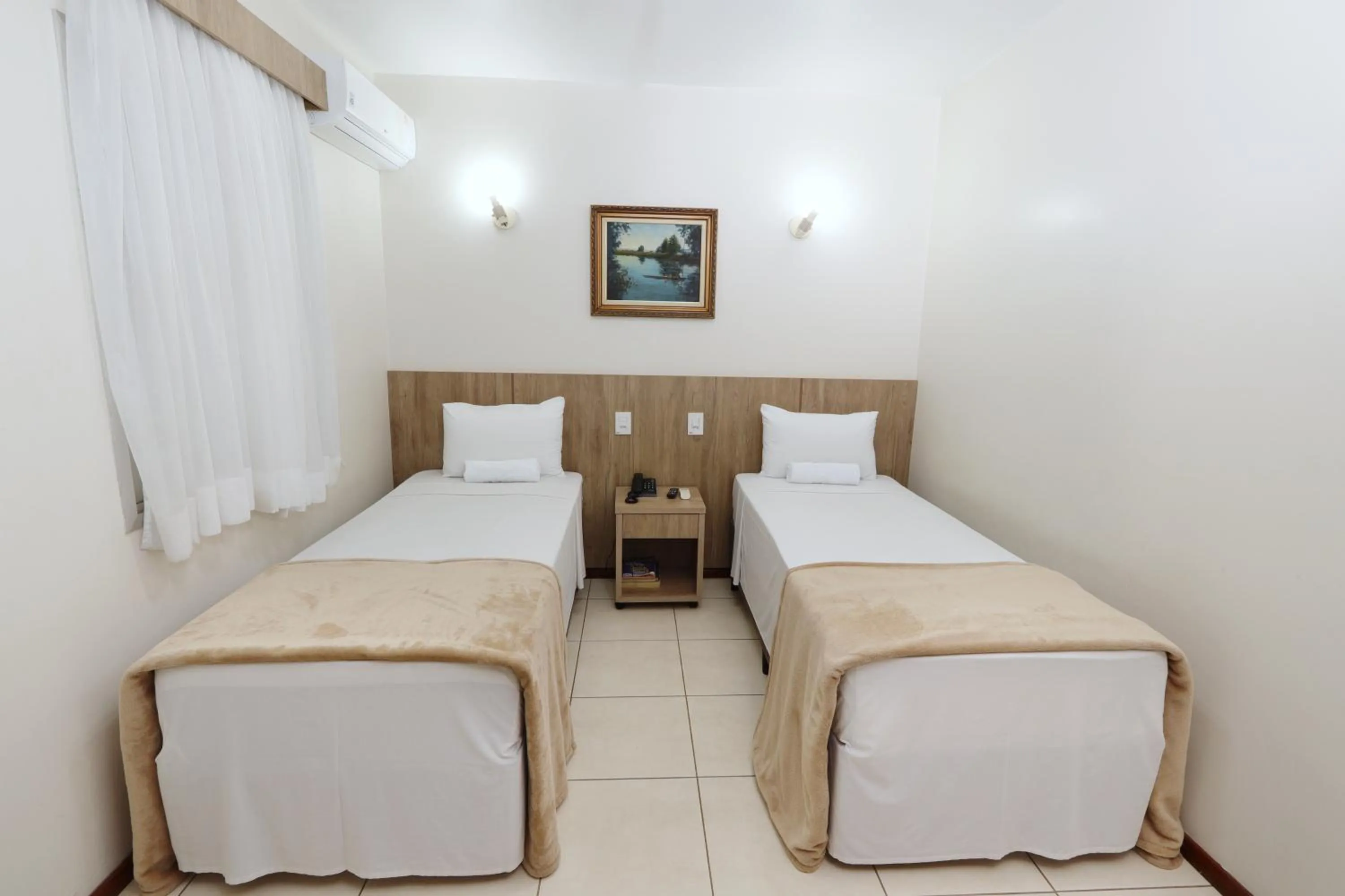 Standard Twin Room - single occupancy in Montblanc Hotel