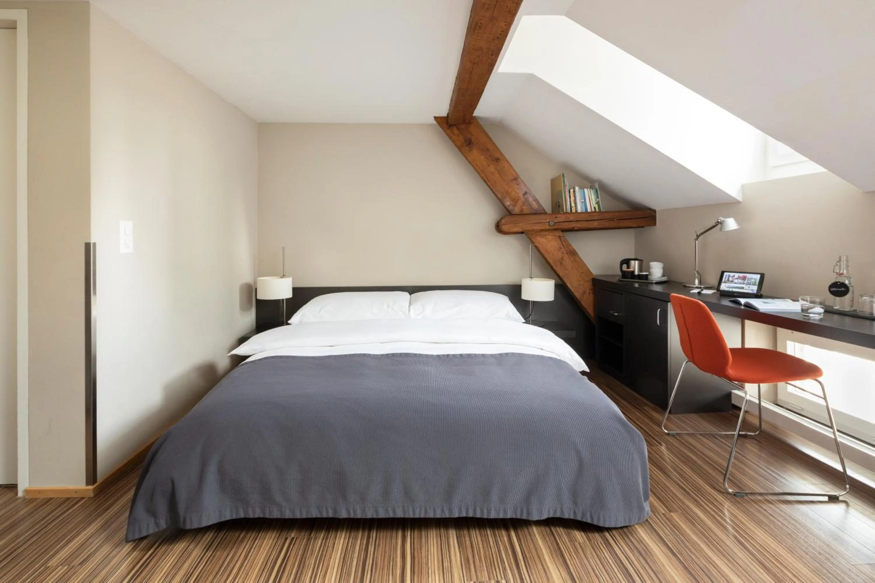Design with Roof Top Terrace and Aircon - single occupancy in Altstadt Hotel