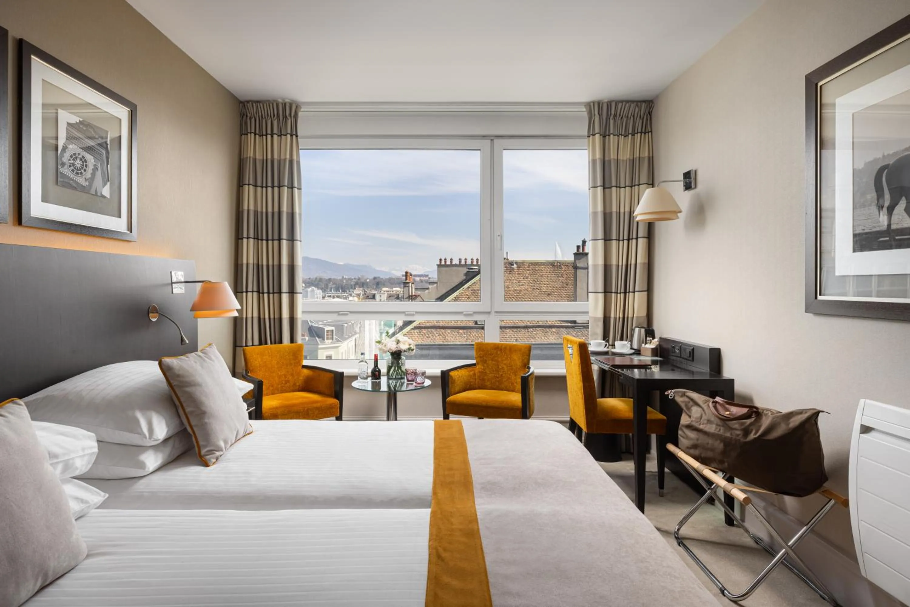 Signature Room in Auteuil Manotel