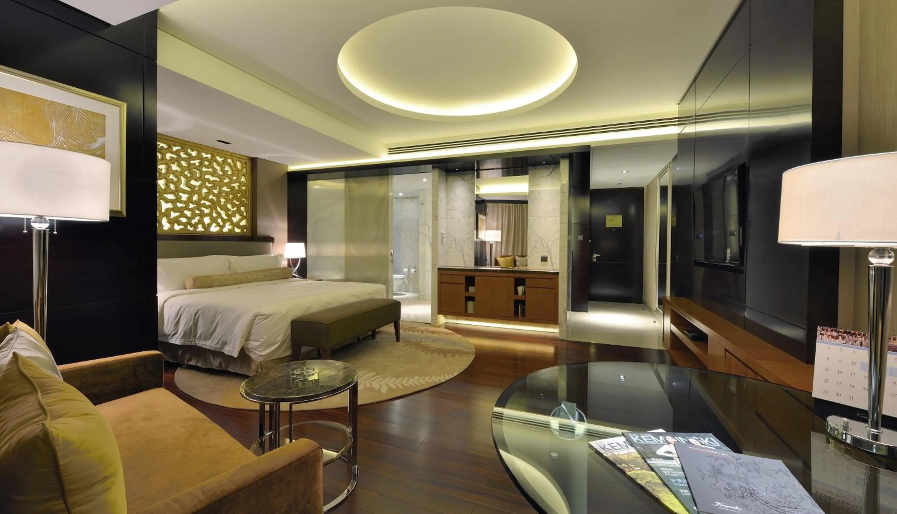 Grand Deluxe King Room in Kempinski Hotel Taiyuan