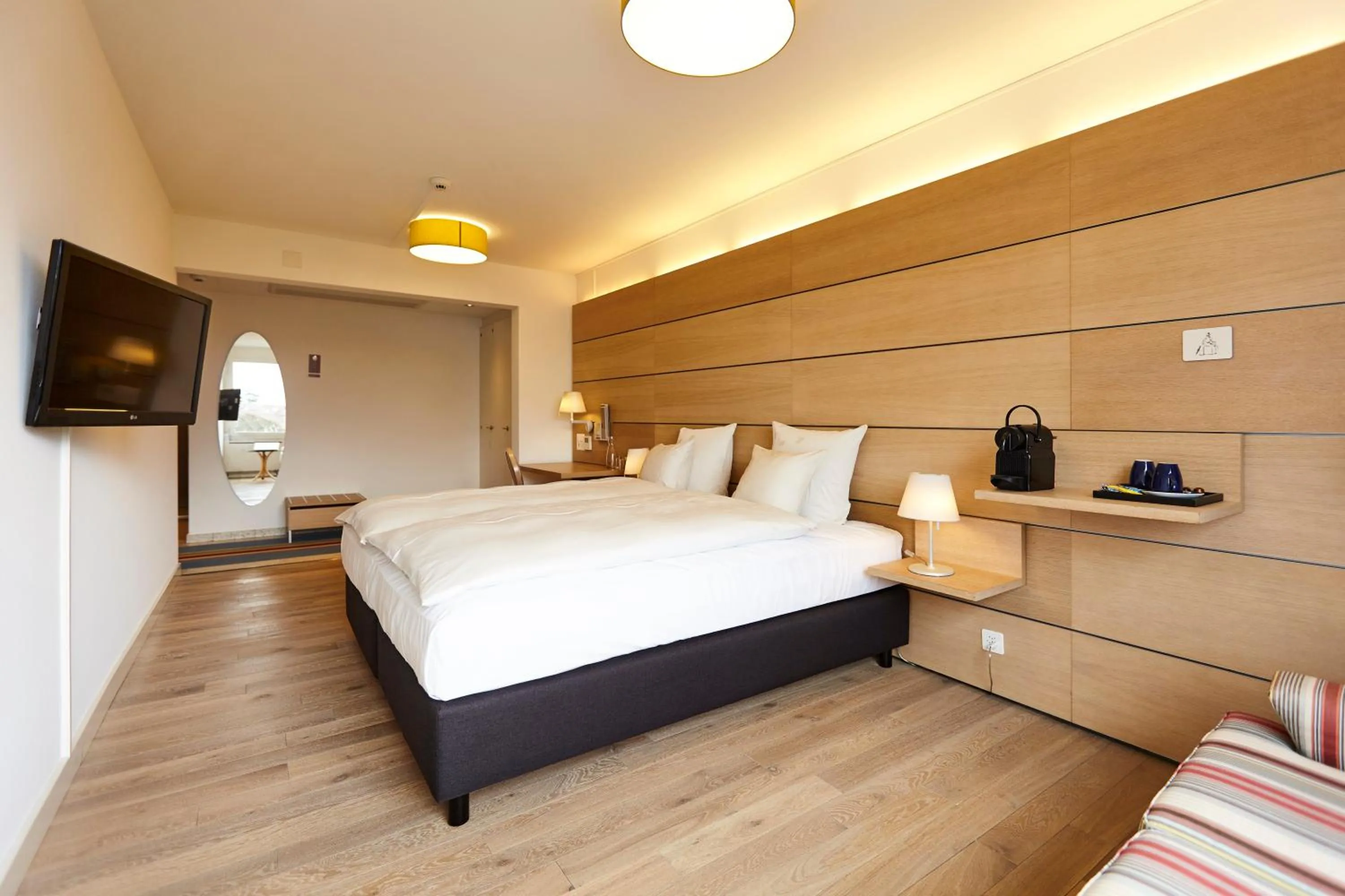 Large Double Room in Steinenschanze Charming City & Garden Hotel