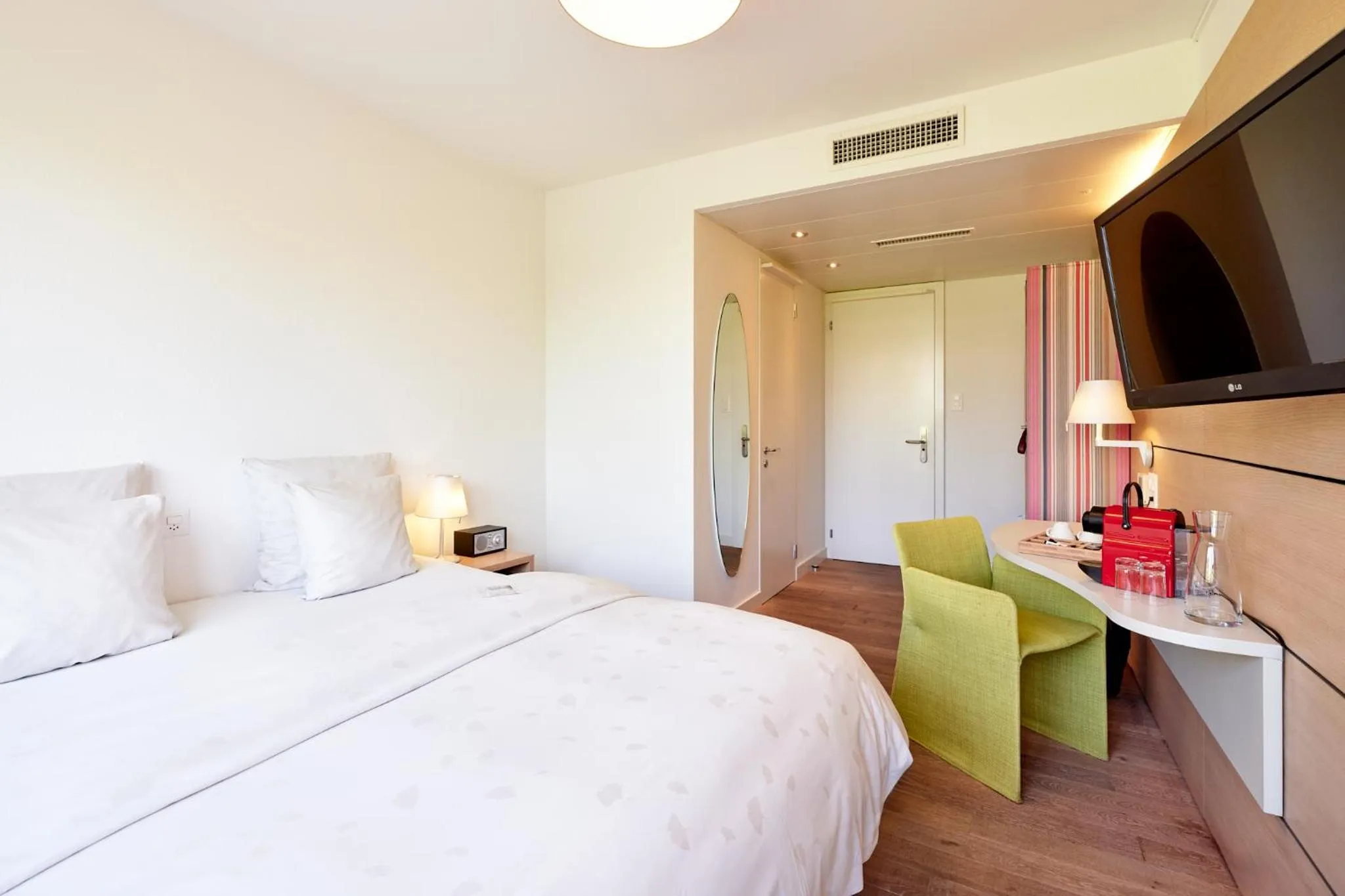 Budget Double Room in Steinenschanze Charming City & Garden Hotel