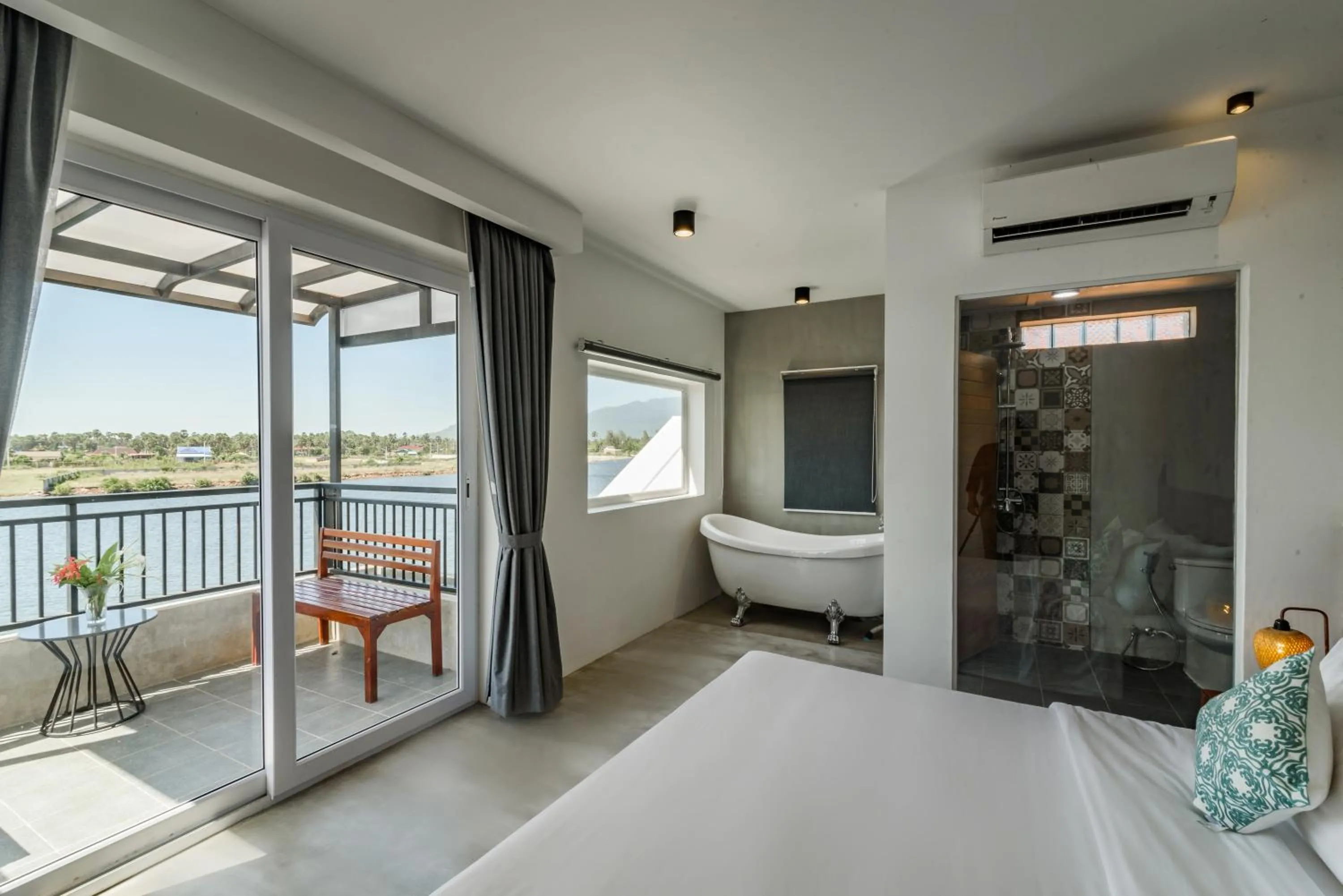 Family Room with Sea View in Phka Kravan Boutique