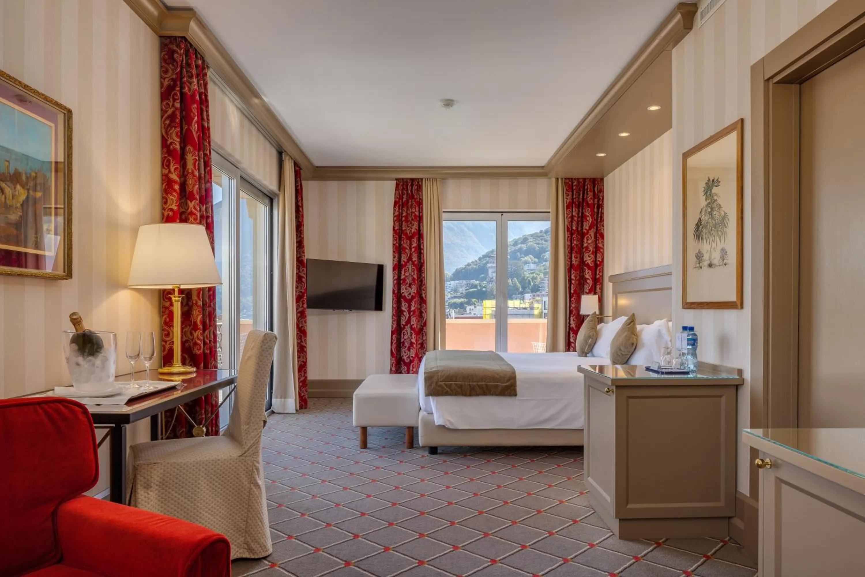 Deluxe Junior Suite in Hotel De La Paix