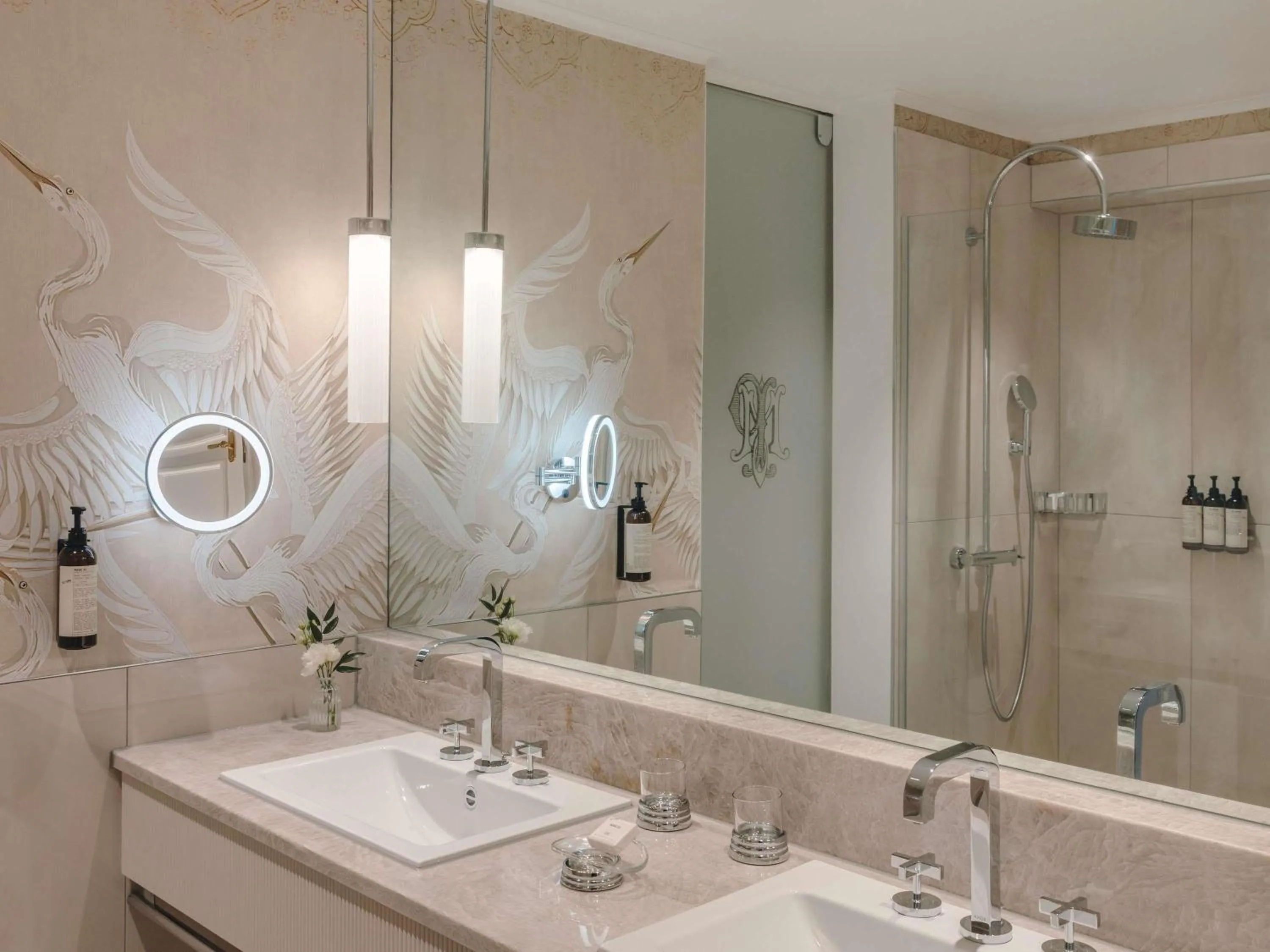 Deluxe Twin Room with Lake View in Fairmont Le Montreux Palace