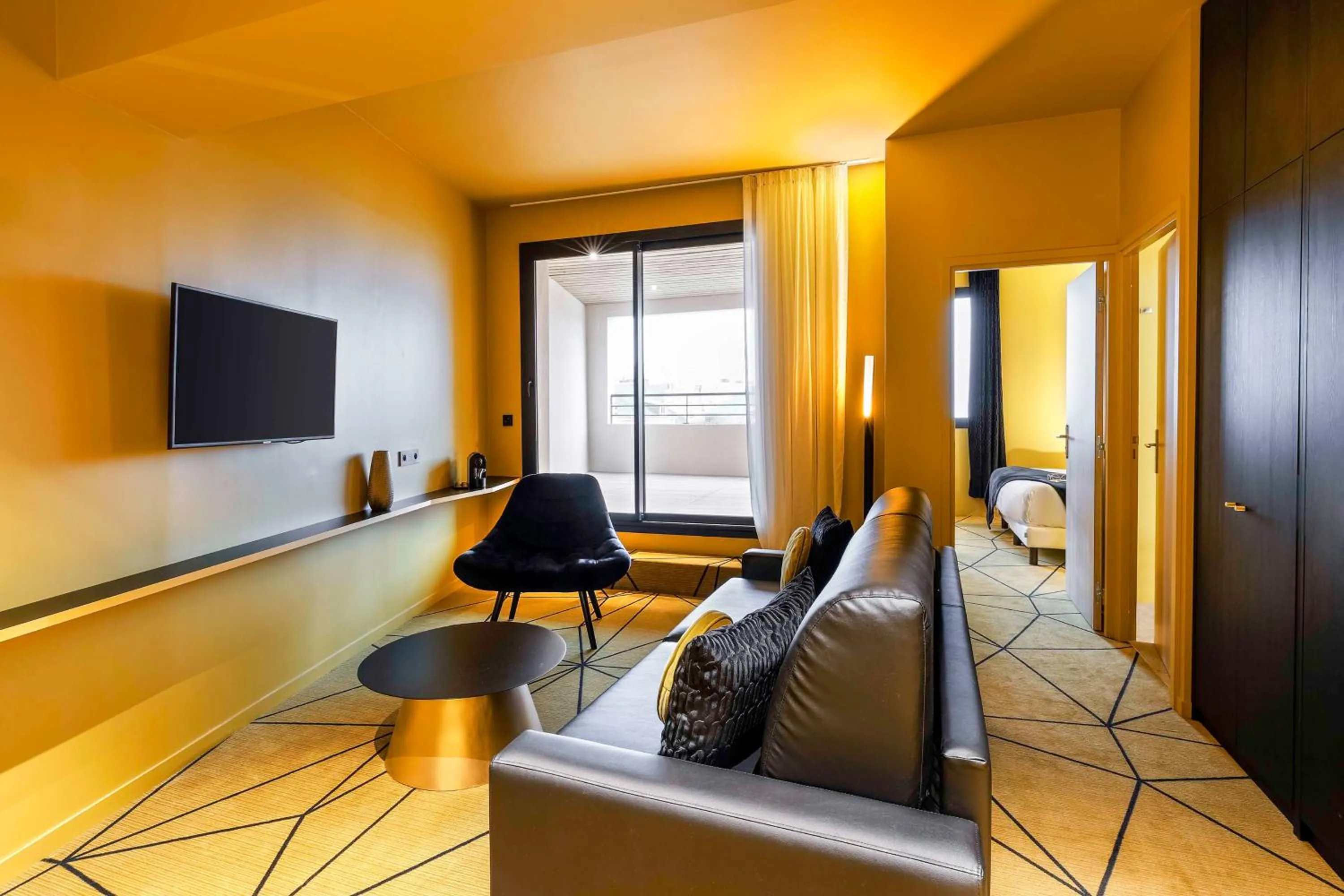 King Suite with Sofa Bed in Hotel Leprince, Best Western Premier Collection