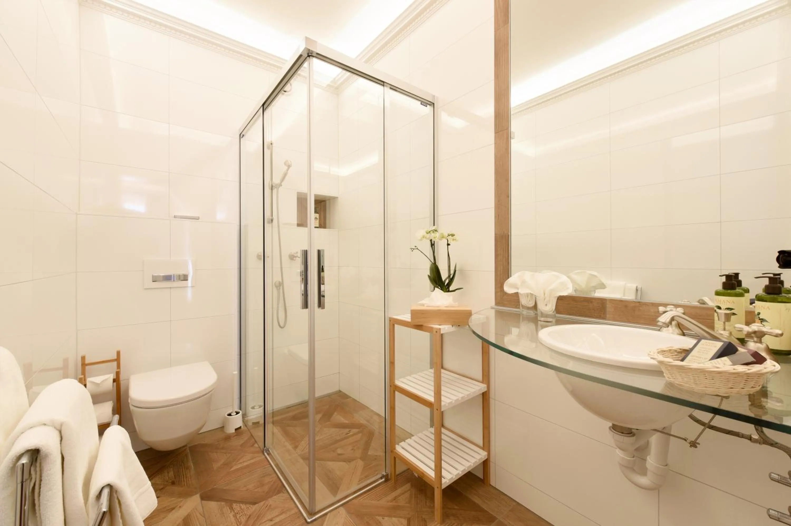 Superior Double or Twin Room with City View in Golf Hotel René Capt