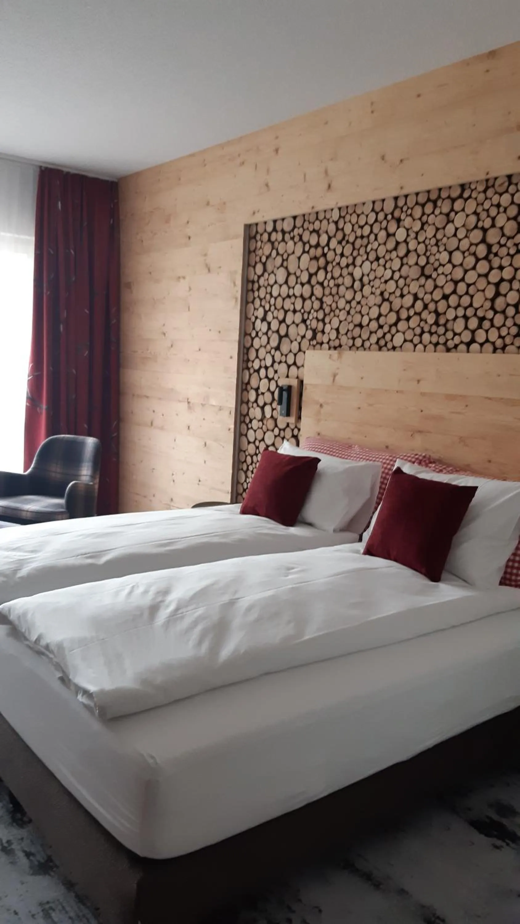 Deluxe Double or Twin Room with Mountain View in Hotel Steinmattli