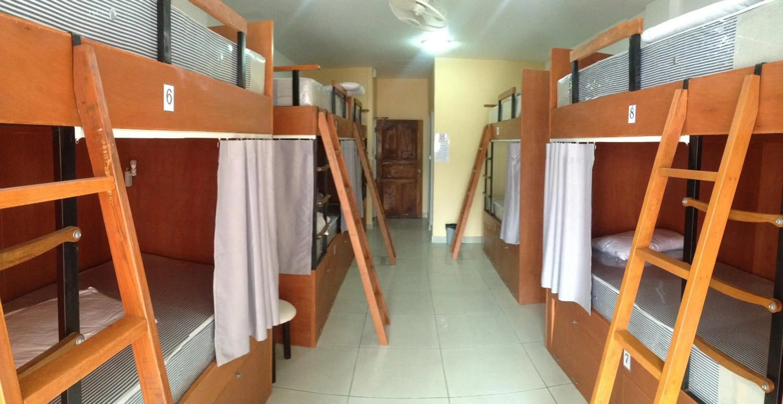 Bed in 10-Bed Mixed Dormitory Room in Jomtien Hostel