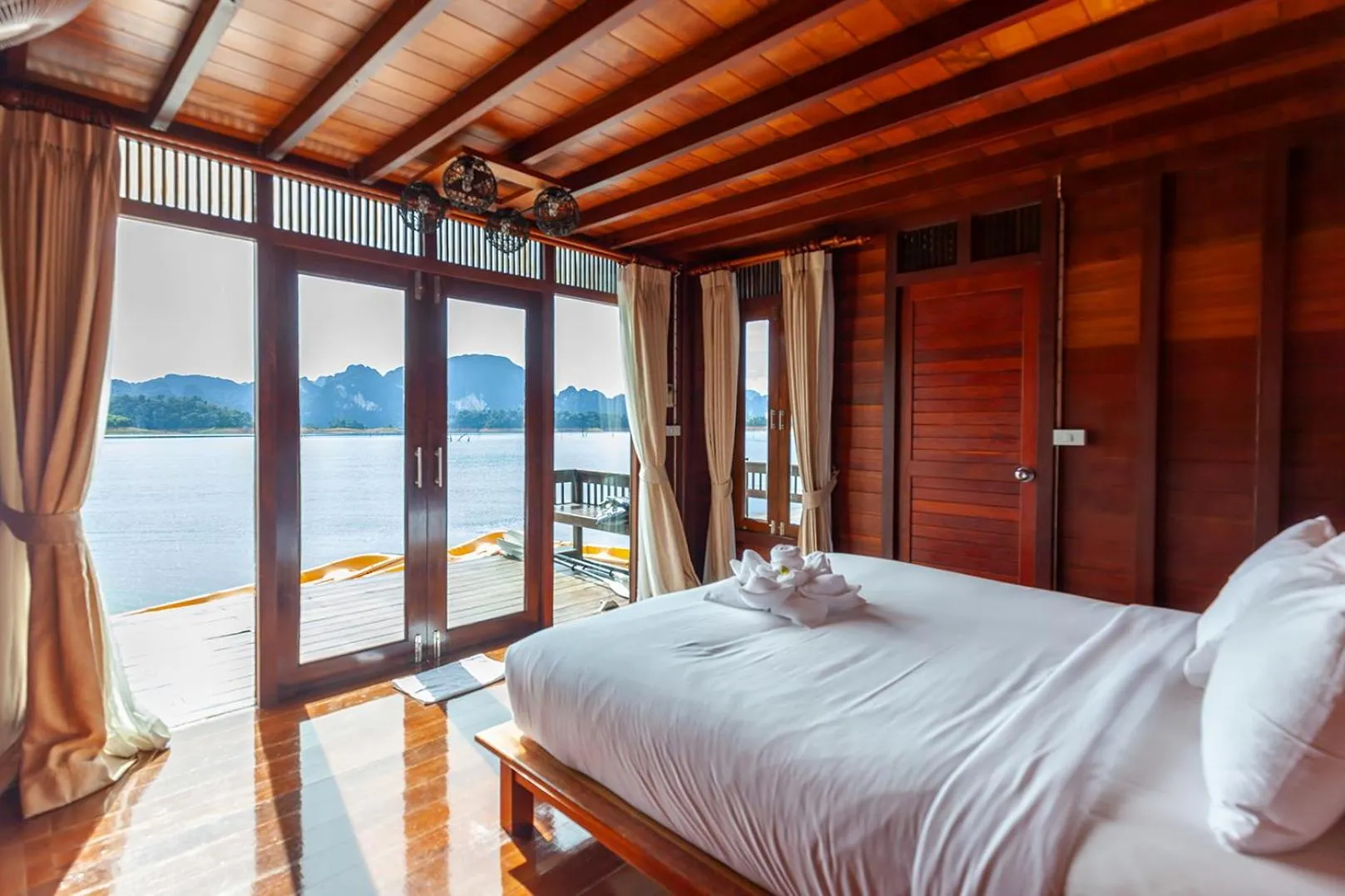 Deluxe Suite in 500 Rai Floating Resort