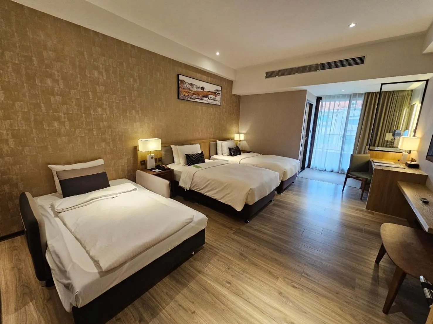 Family Room - single occupancy in Joyfultel