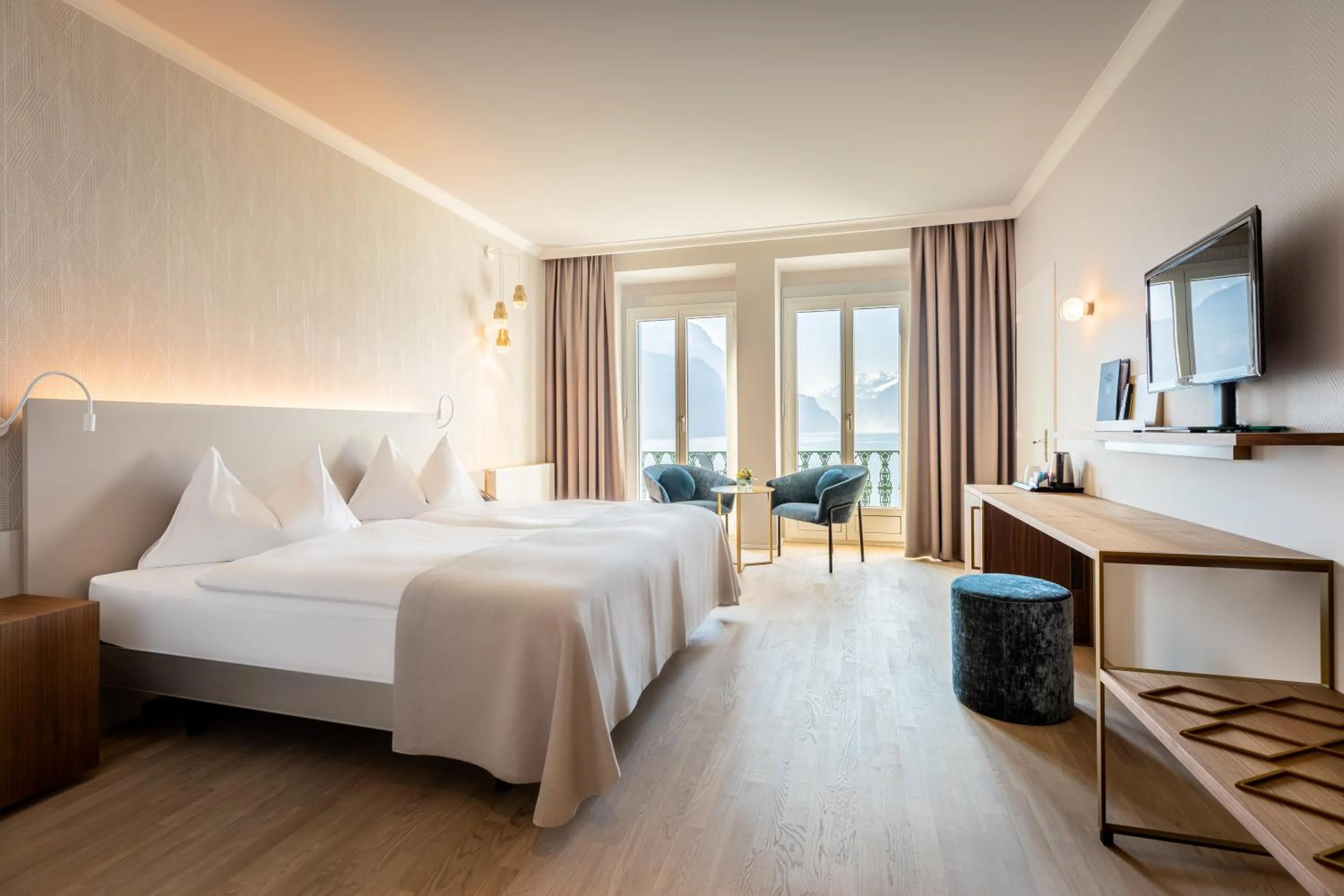 Executive Double Room with Lake View and Balcony - single occupancy in Seehotel Waldstätterhof Swiss Quality