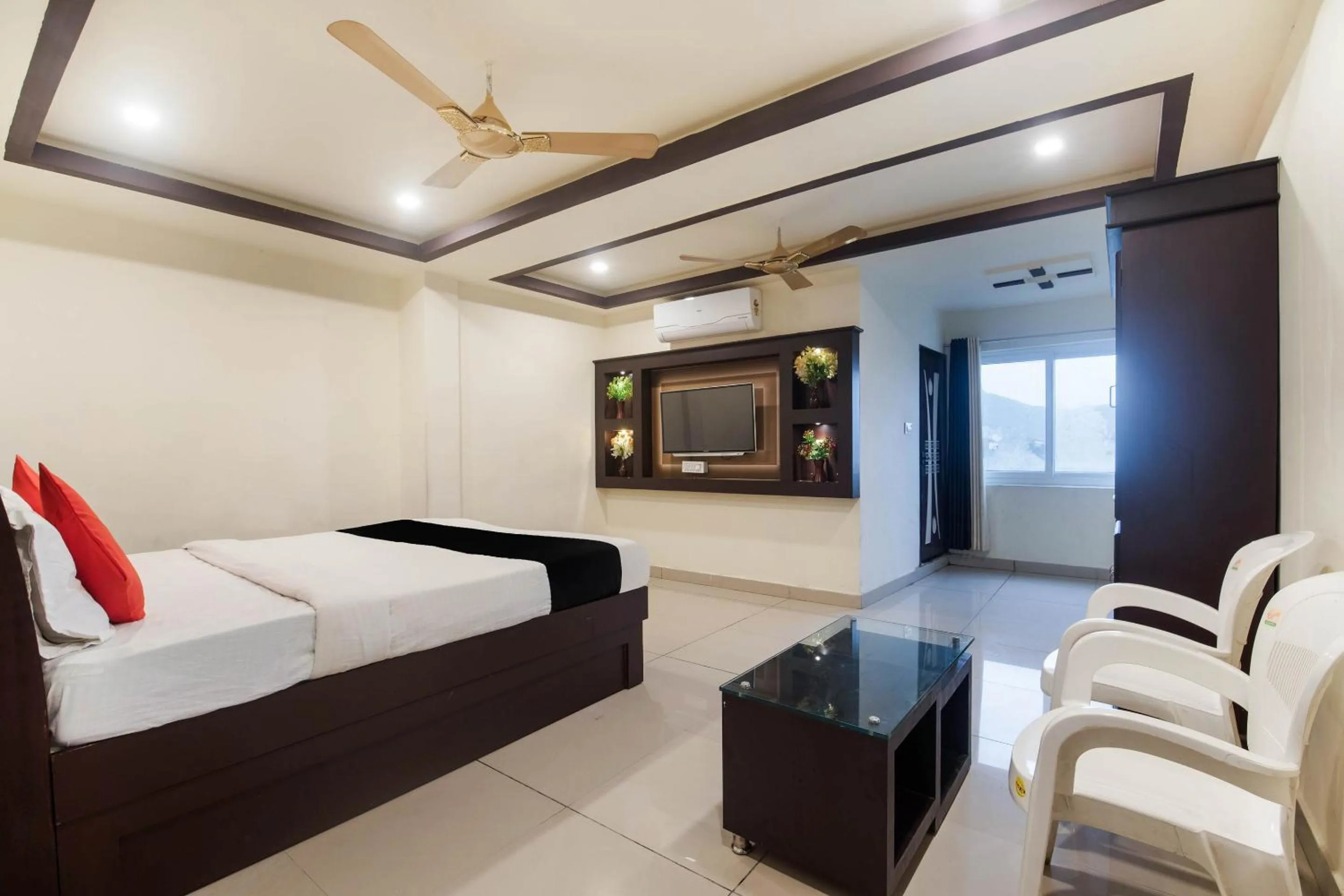 Deluxe Double Room - single occupancy in Capital O Alfa