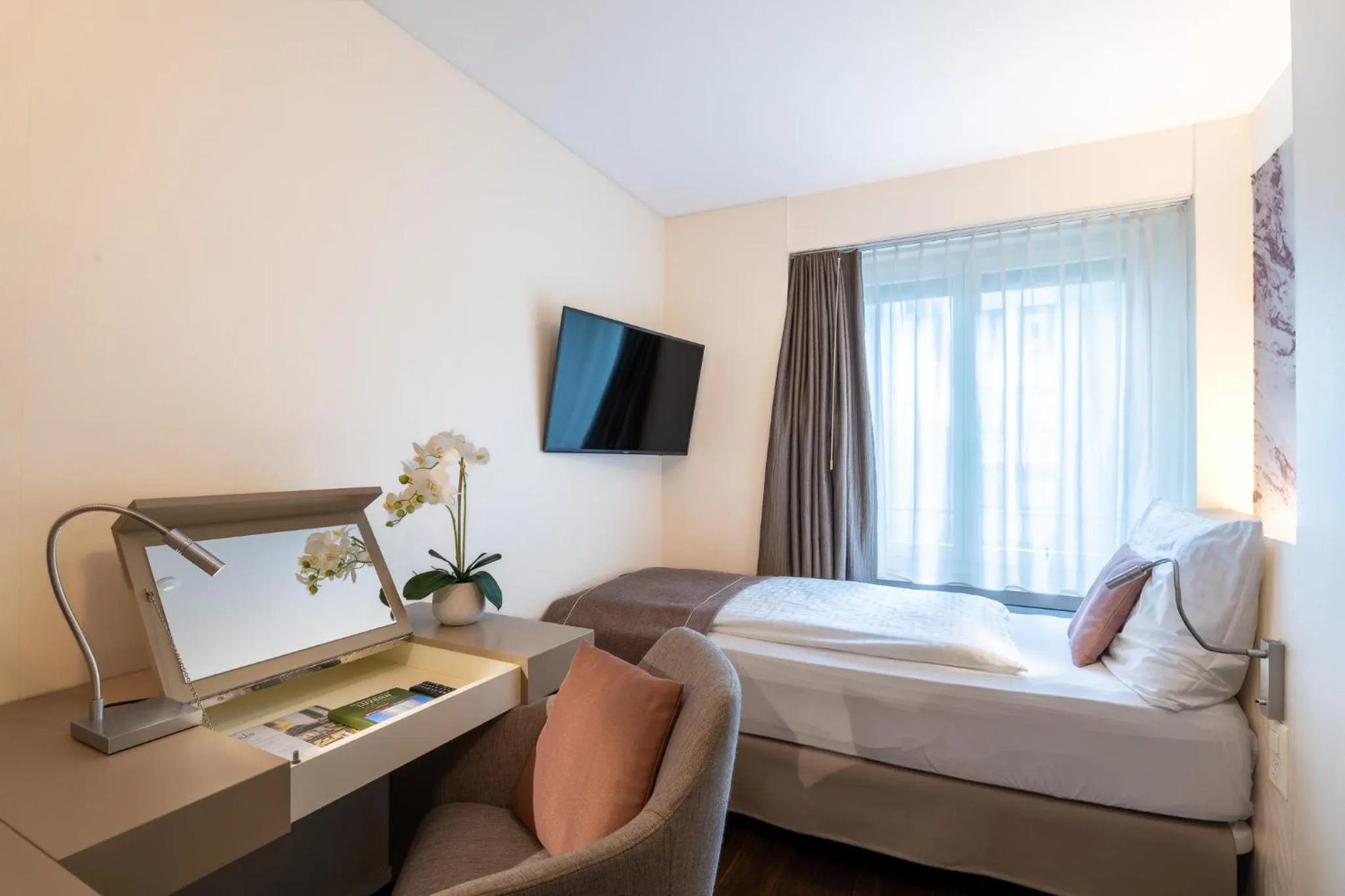 Single Room in Cascada Boutique Hotel