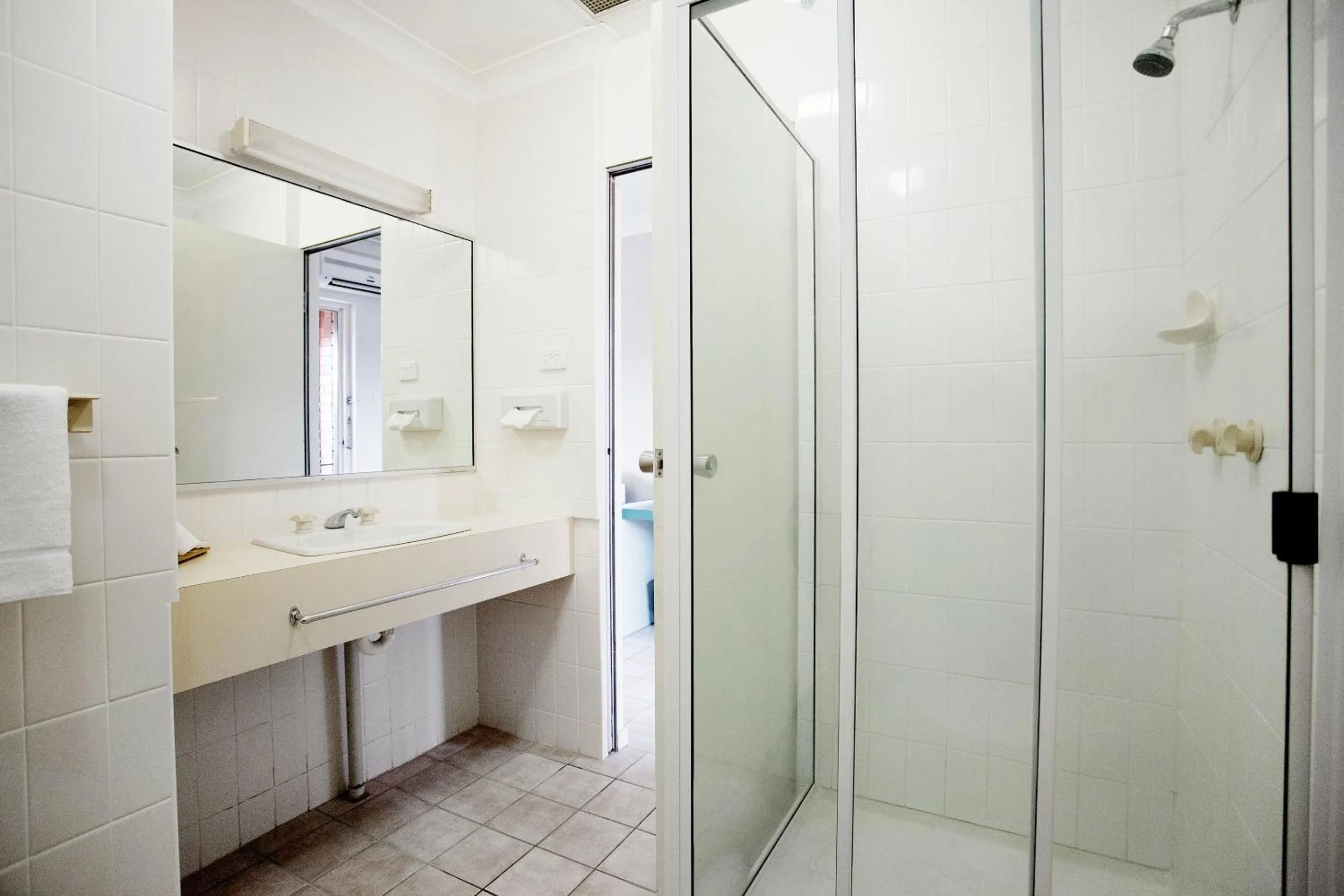 Queen Studio in Vale Hotel