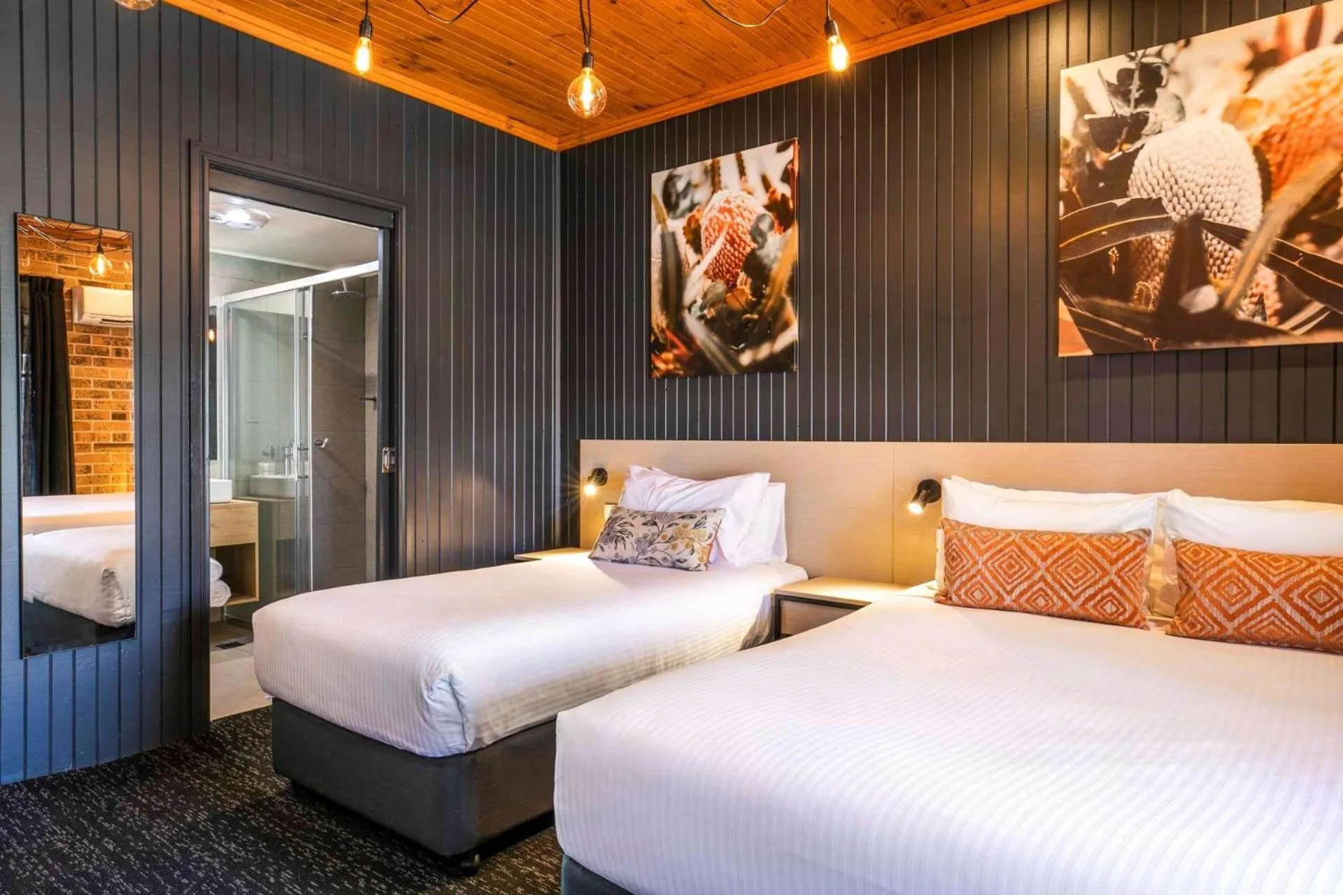 Studio with Queen and Single Bed in Nightcap at Macquarie Inn