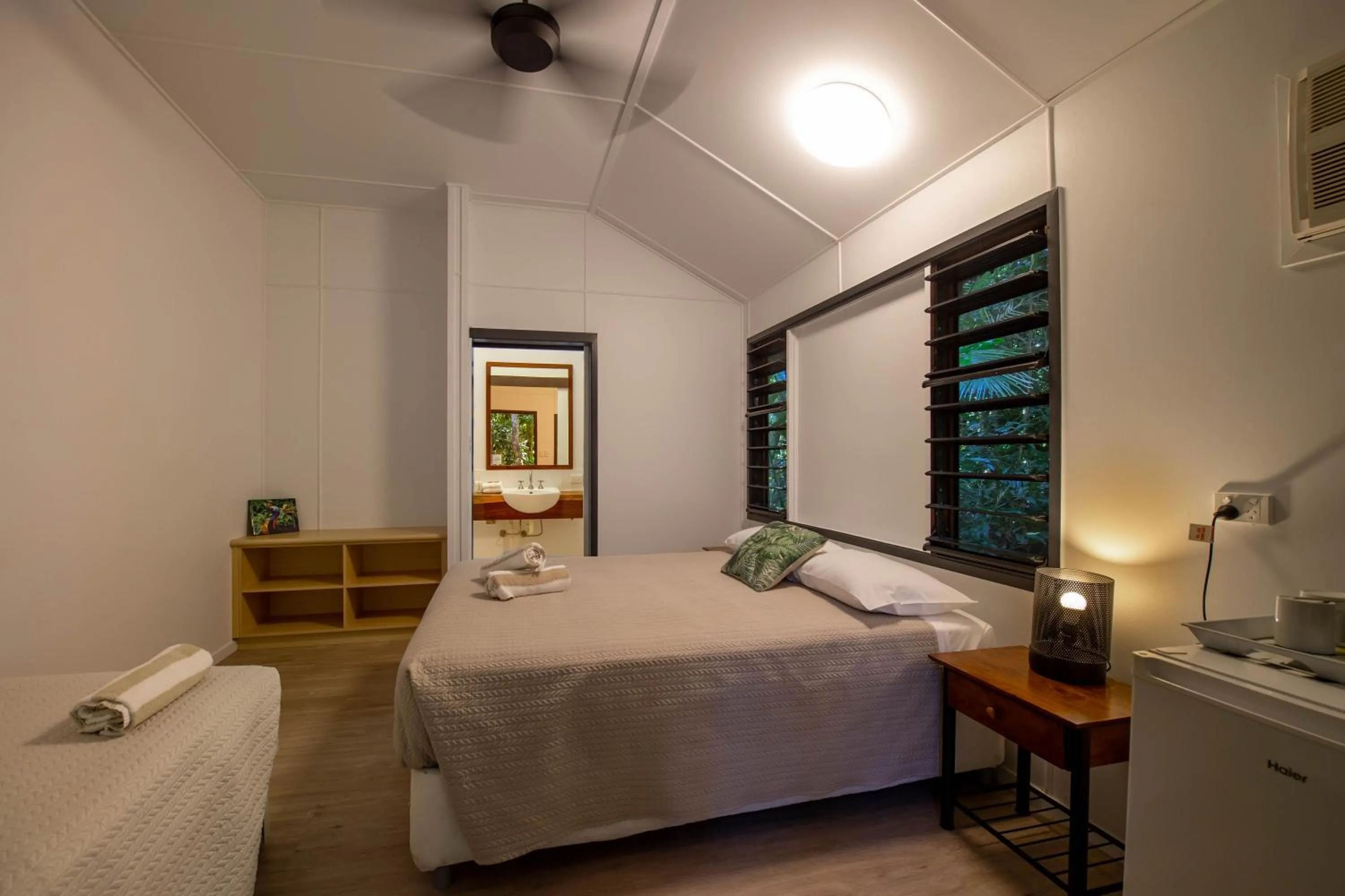 Deluxe Studio in Cape Trib Beach House