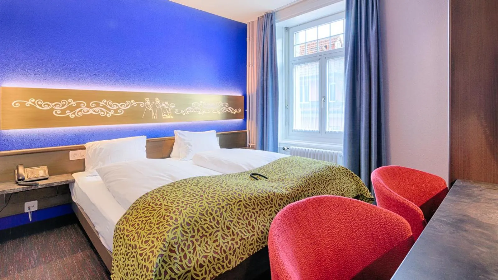 Small Double Room in Hotel Drei Könige Luzern