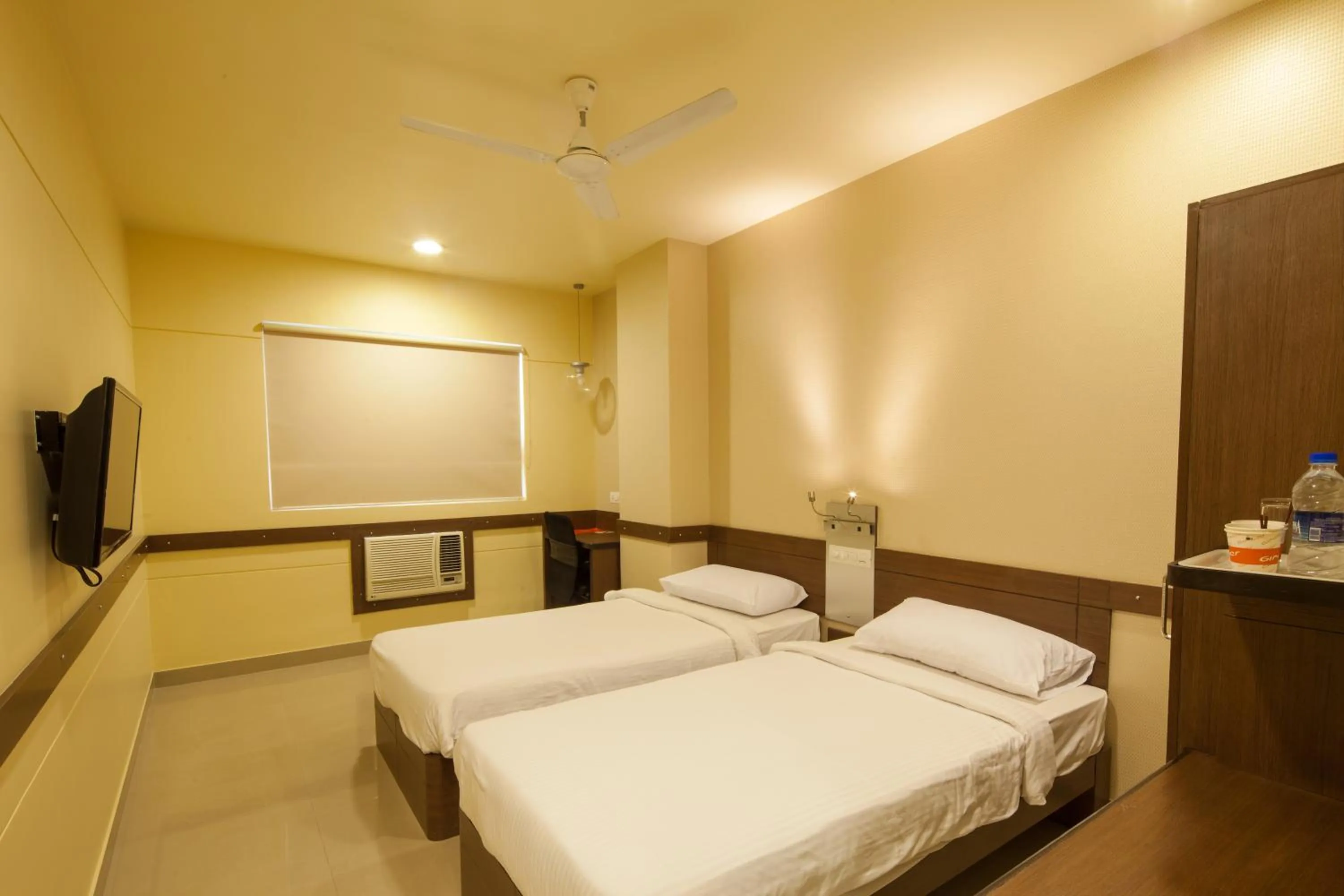 Twin Room - single occupancy in Ginger Noida 63