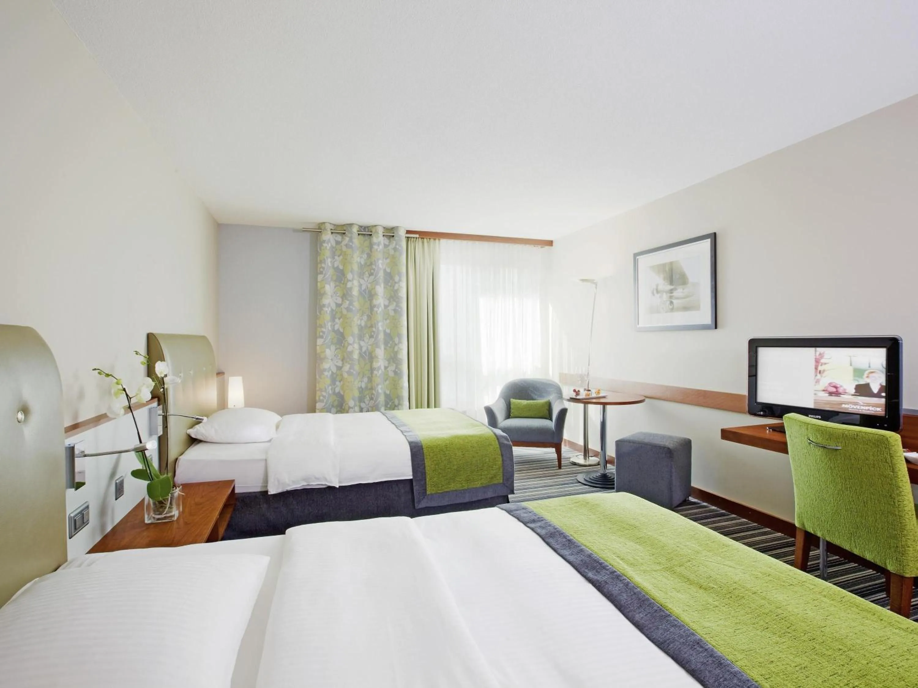 Classic Queen Room with Two Queen Beds in Mövenpick Hotel Zurich Airport