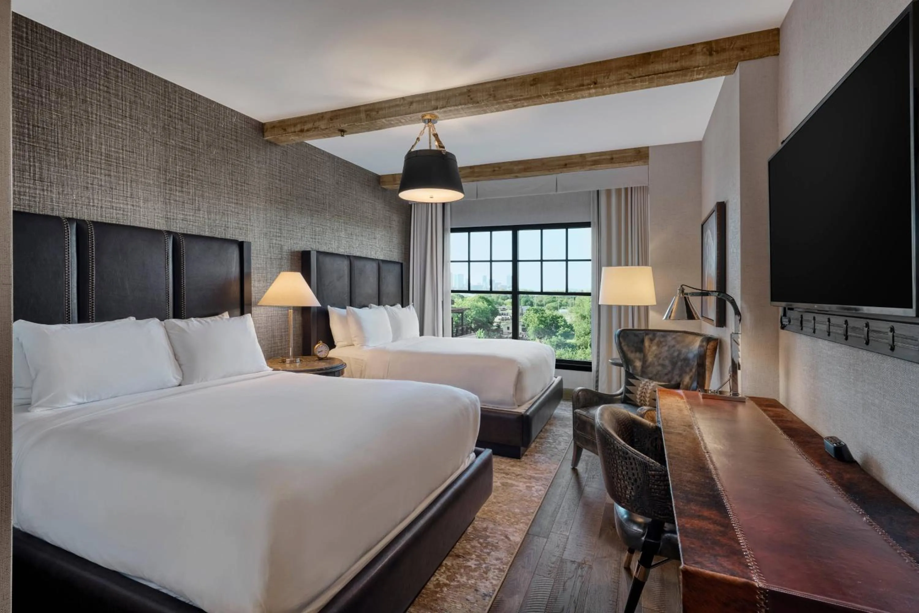 Deluxe Queen Room with Two Queen Beds - Hearing Accessible in Hotel Drover, Autograph Collection