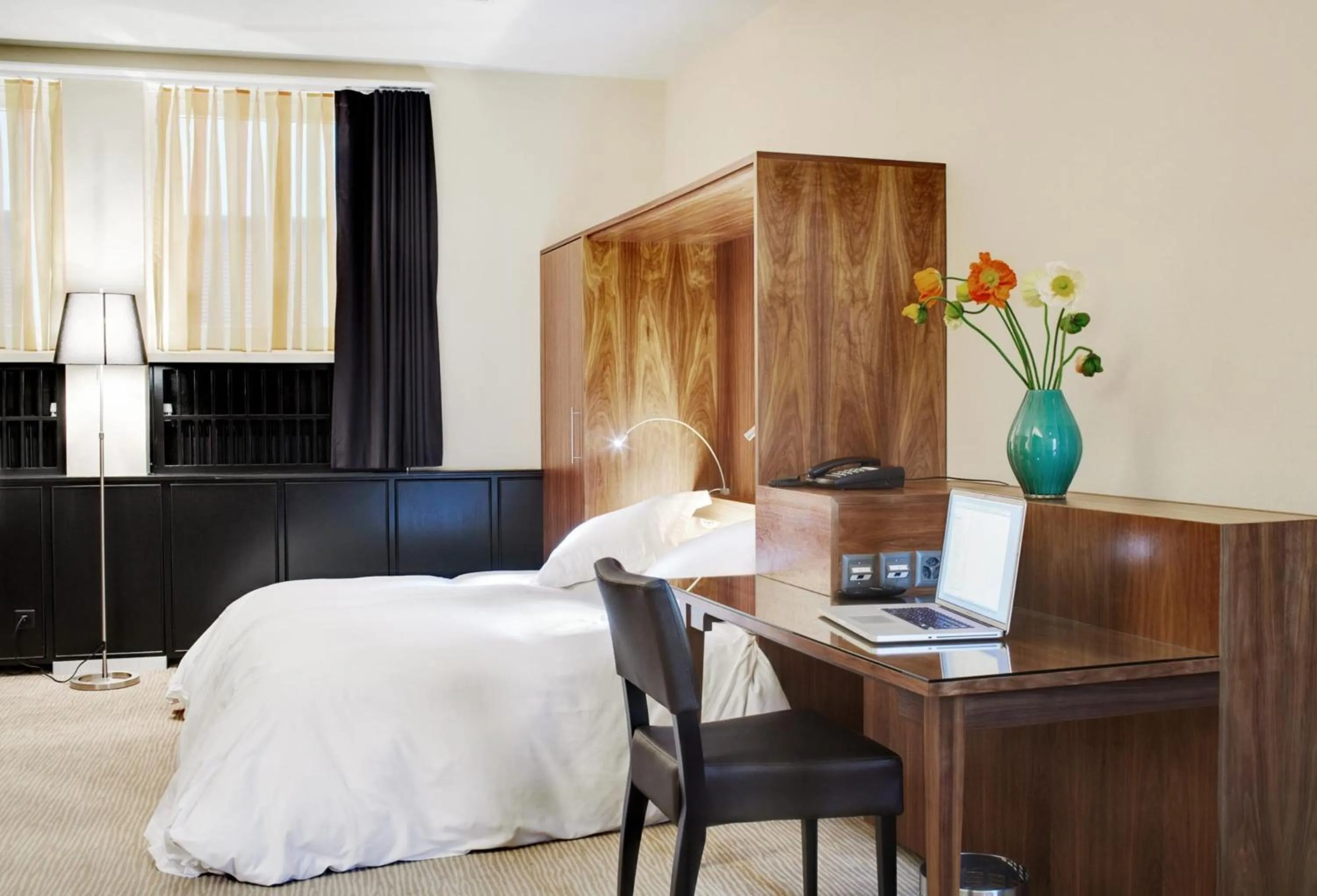 Family Room with 2 Bedrooms in Hotel du Commerce