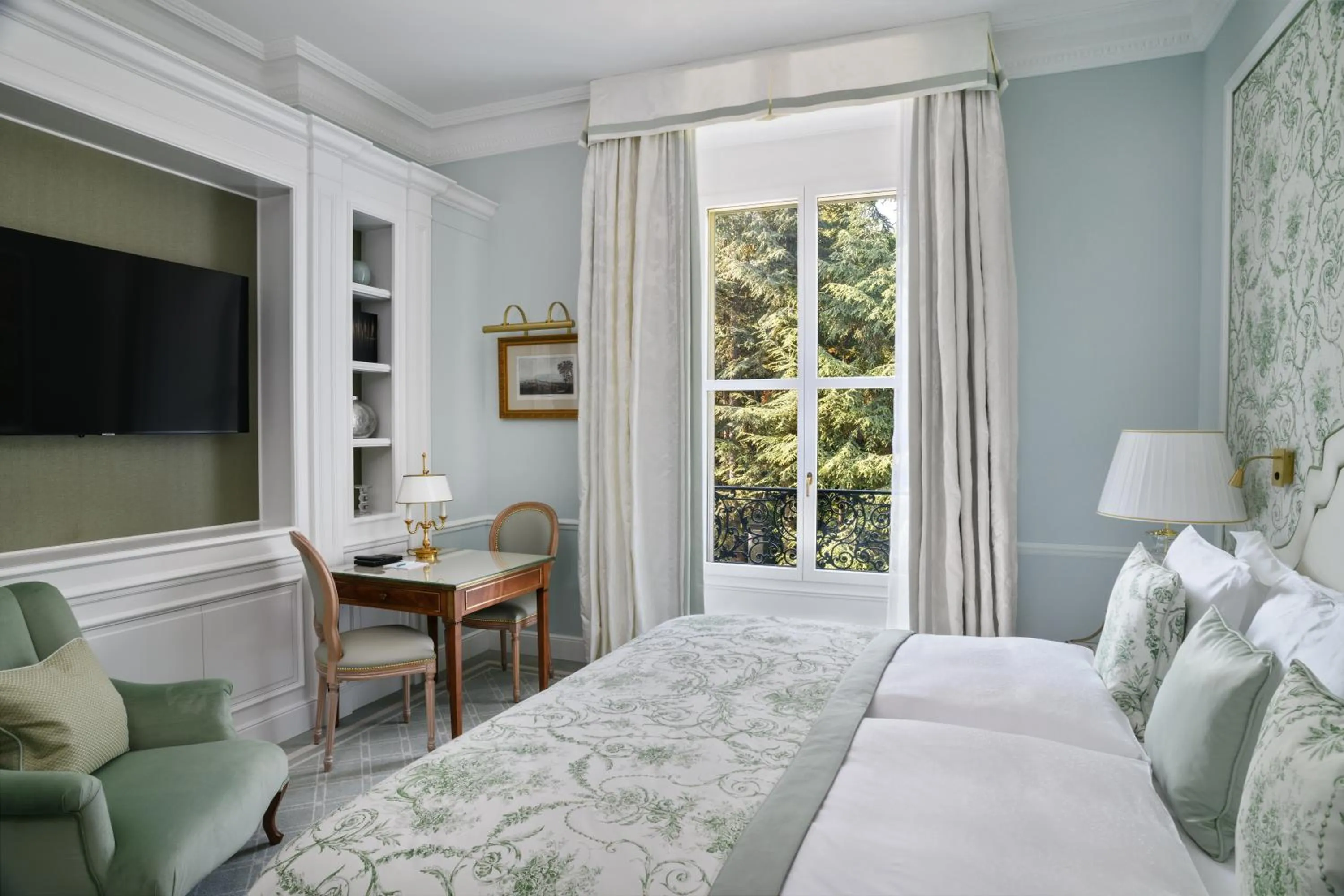 Superior Double Room with Garden and City Views in Beau-Rivage Palace