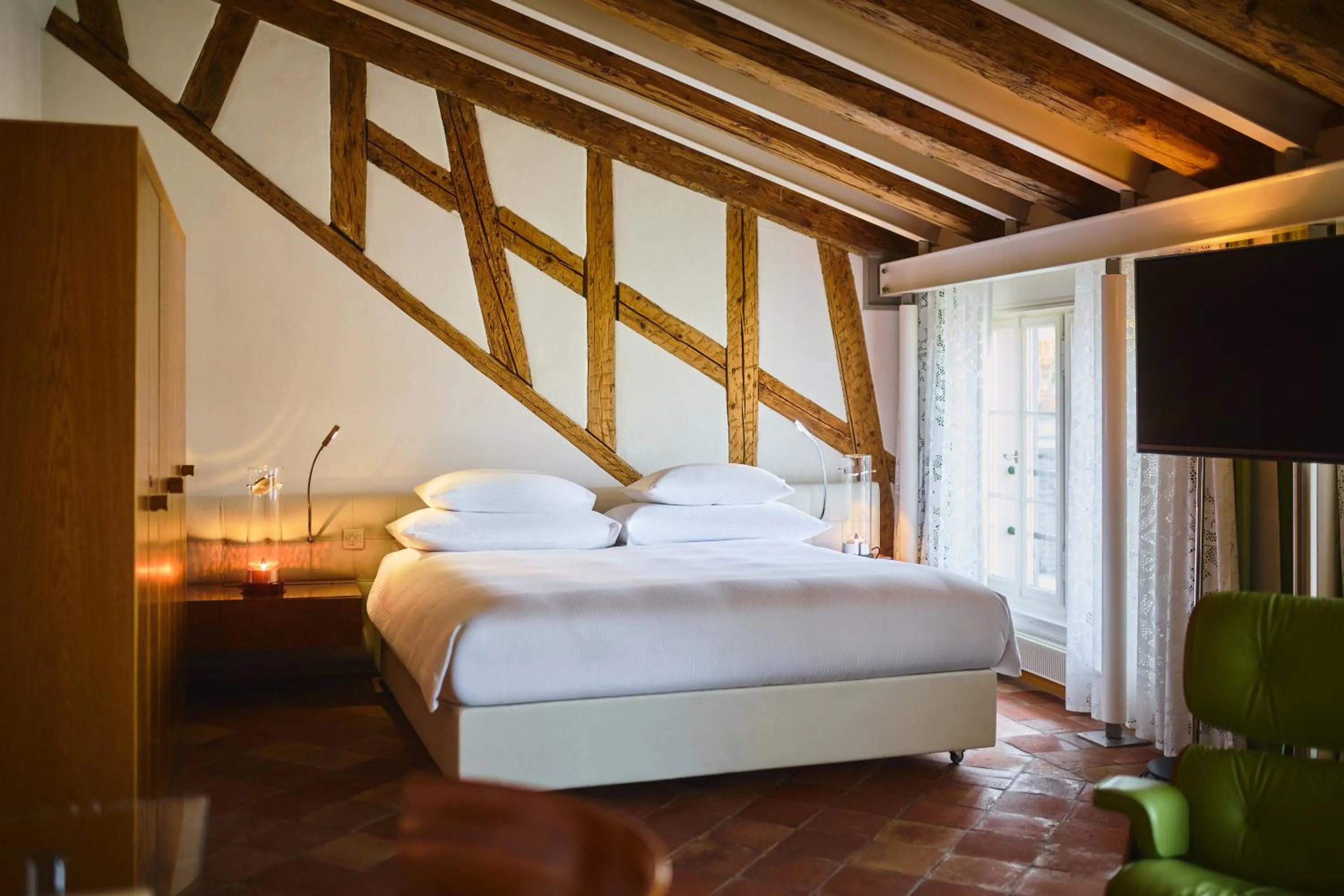 Courtyard Queen Room in Widder Hotel - Zurichs Luxury Hideaway