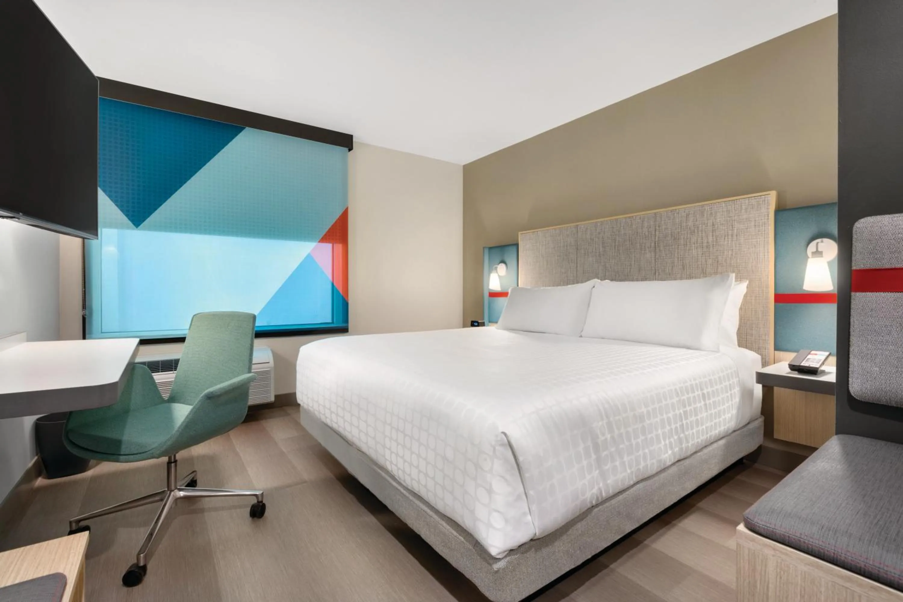 Standard King Room - Communications Accessible in Avid Hotel Cedar Rapids South - Arpt Area by IHG