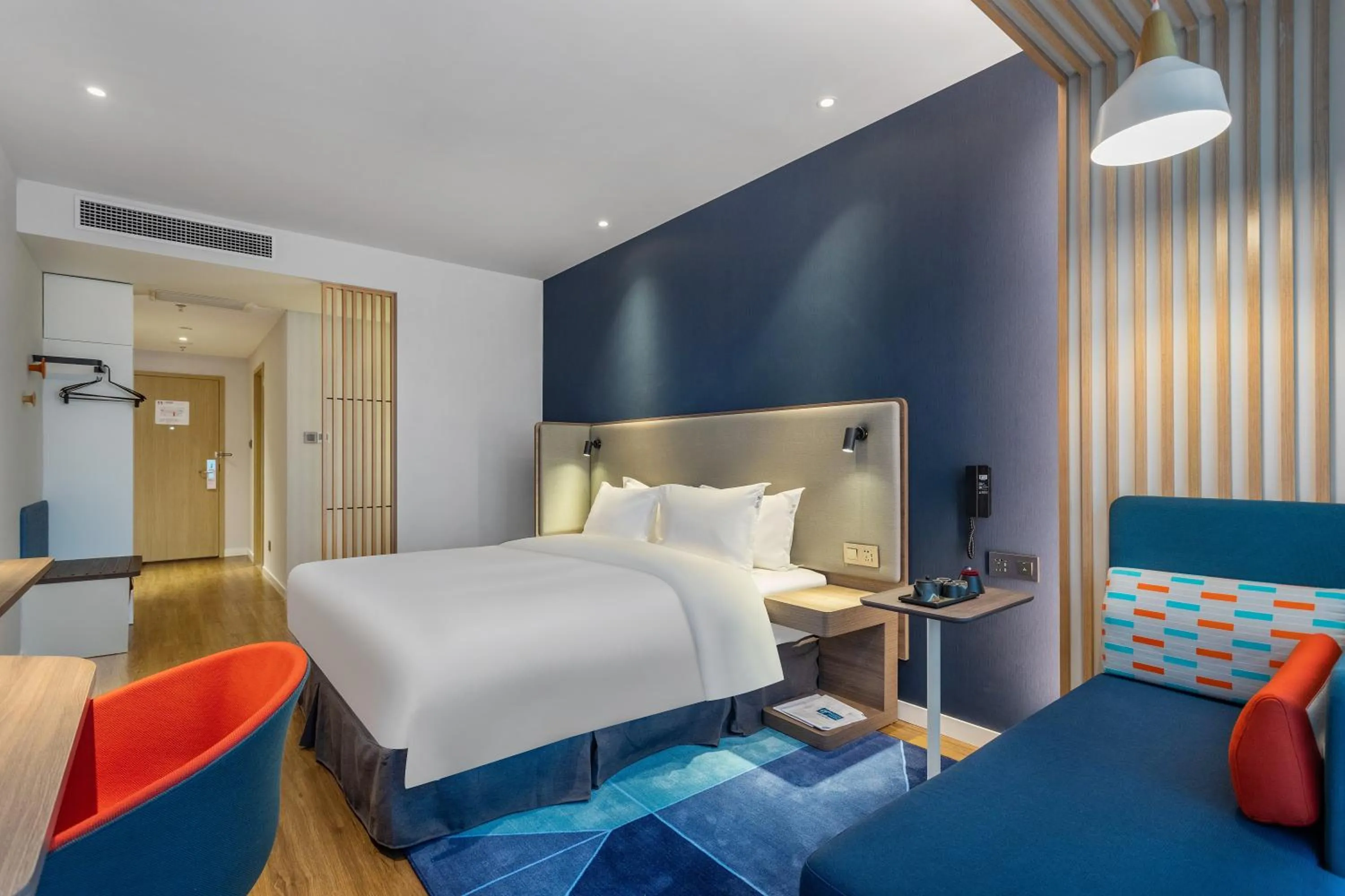 Standard King Room with Extra Floor Space in Holiday Inn Express Dali Xiaguan by IHG