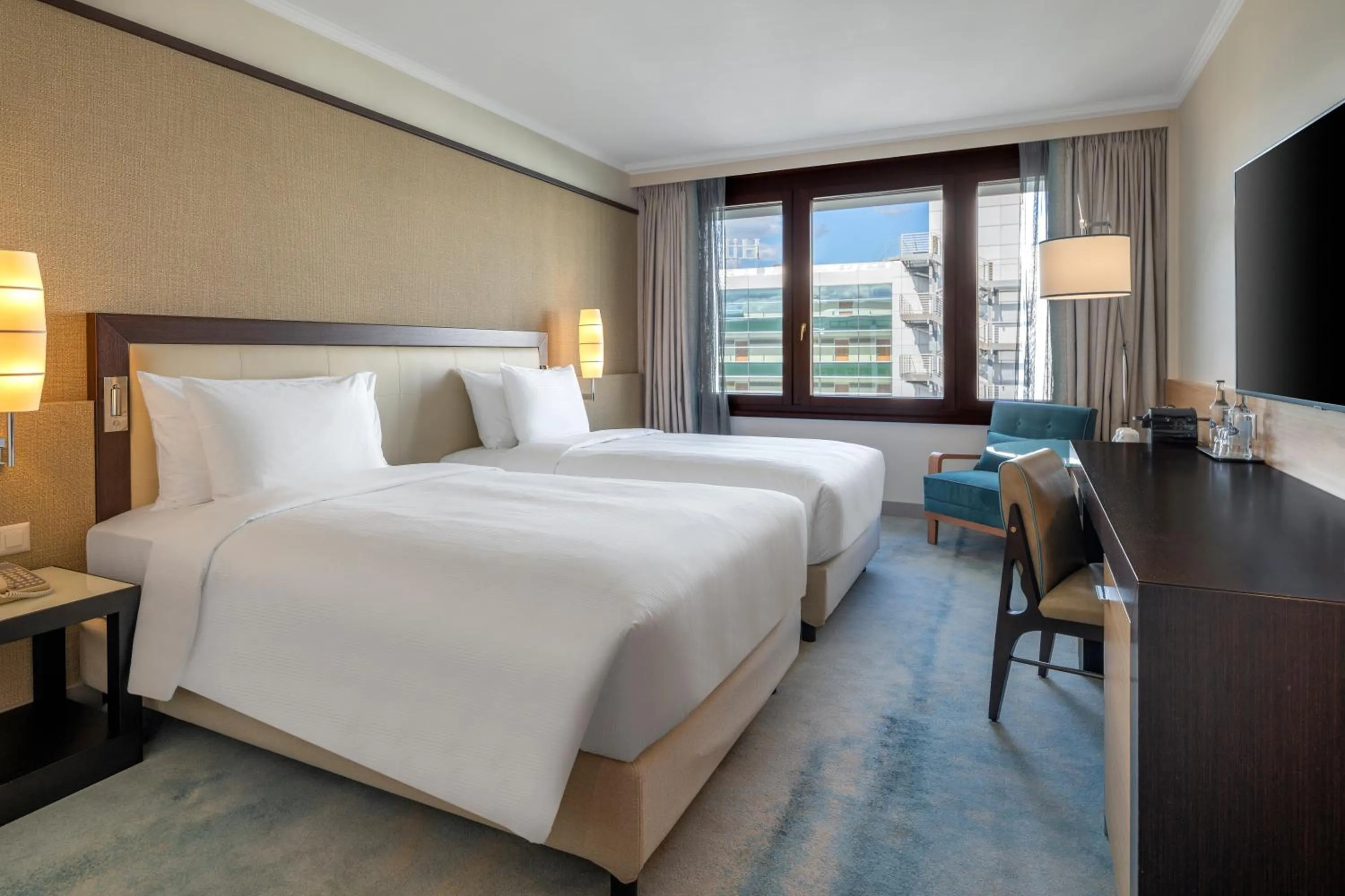 Twin Room in Hilton Geneva Hotel and Conference Centre