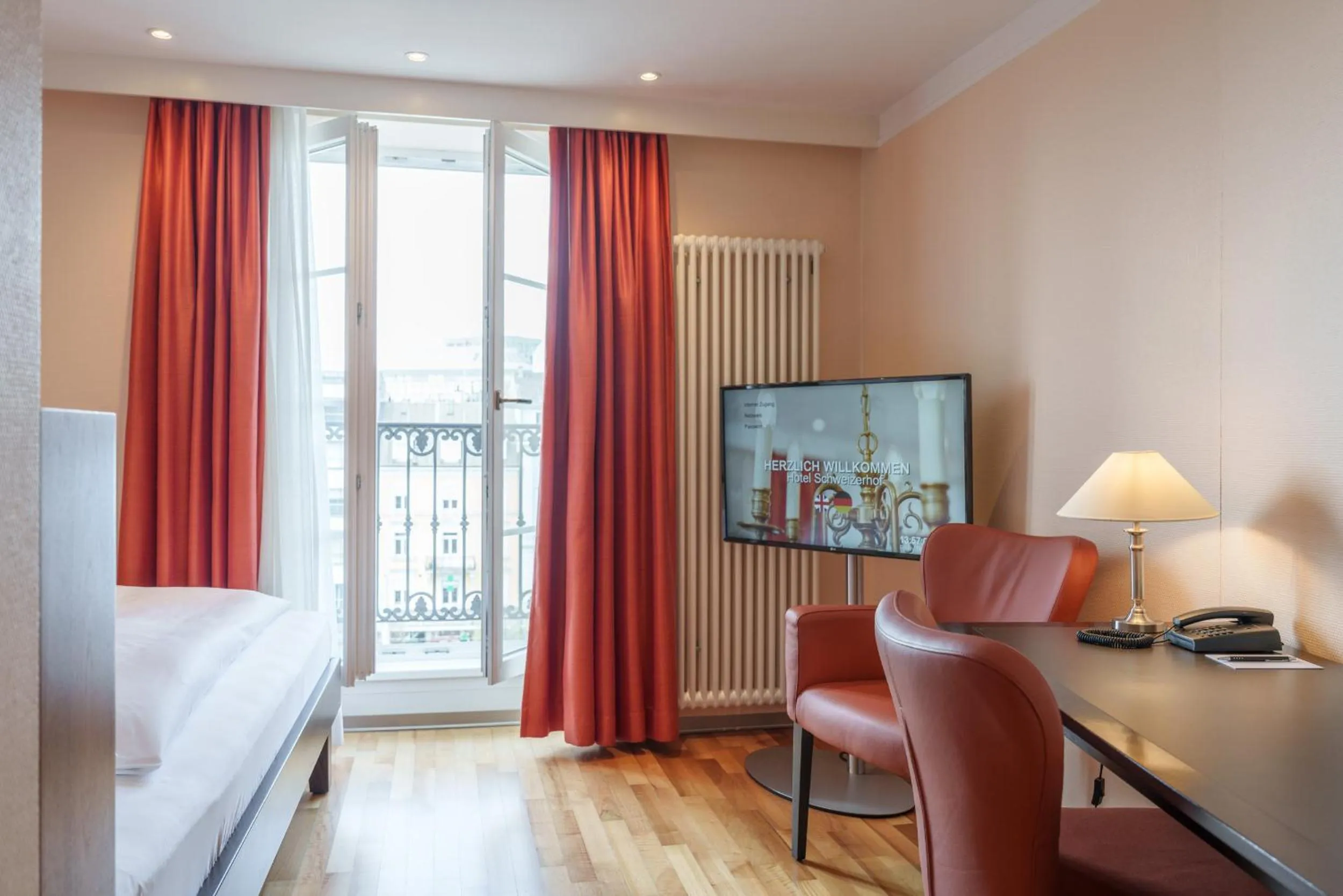 Economy Single Room in Hotel Schweizerhof Basel