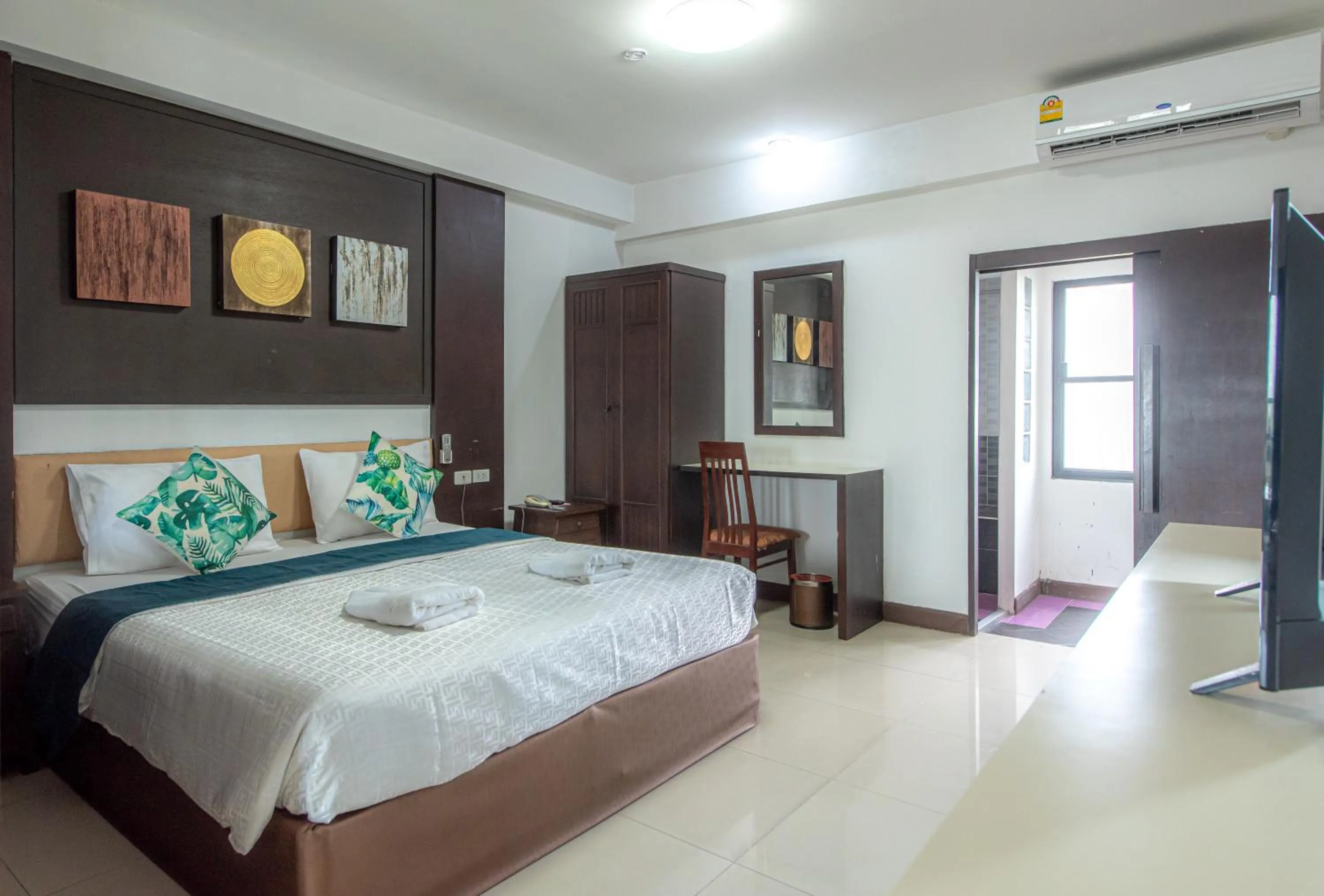 Deluxe Double Room in The Wing Design Hotel