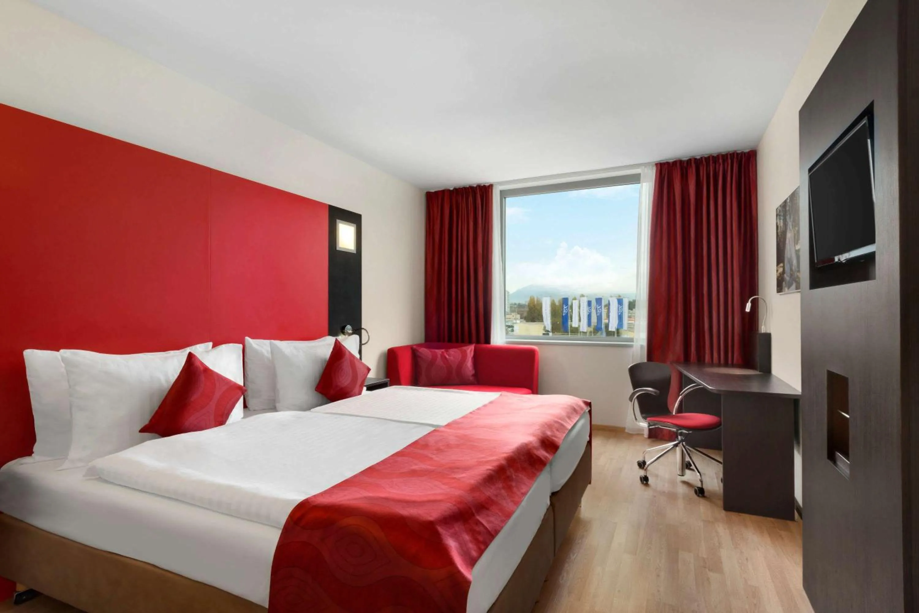 Twin Room - Non-Smoking in Ramada Encore by Wyndham Geneva