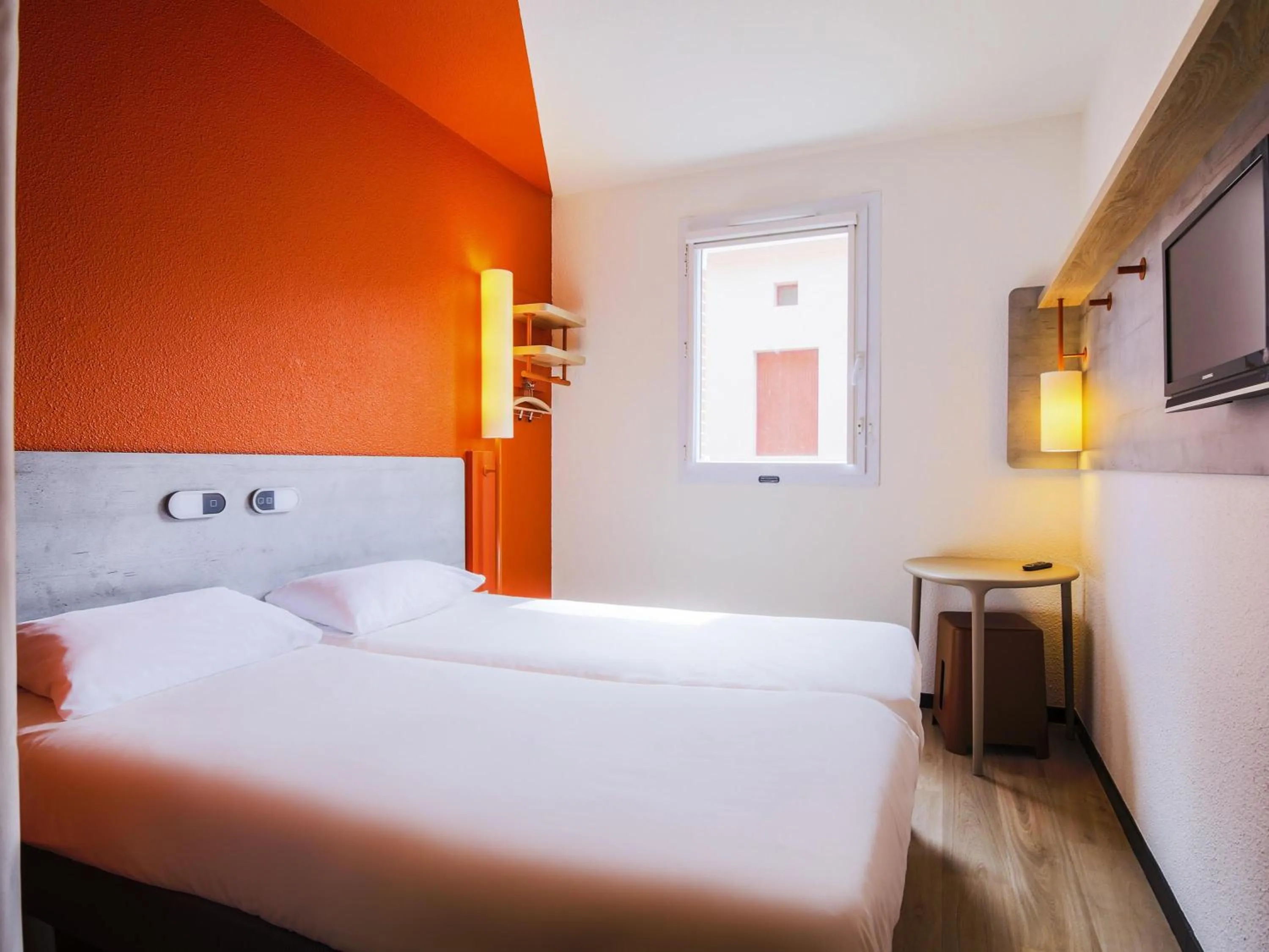 Twin Room in Ibis Budget Albi Centre