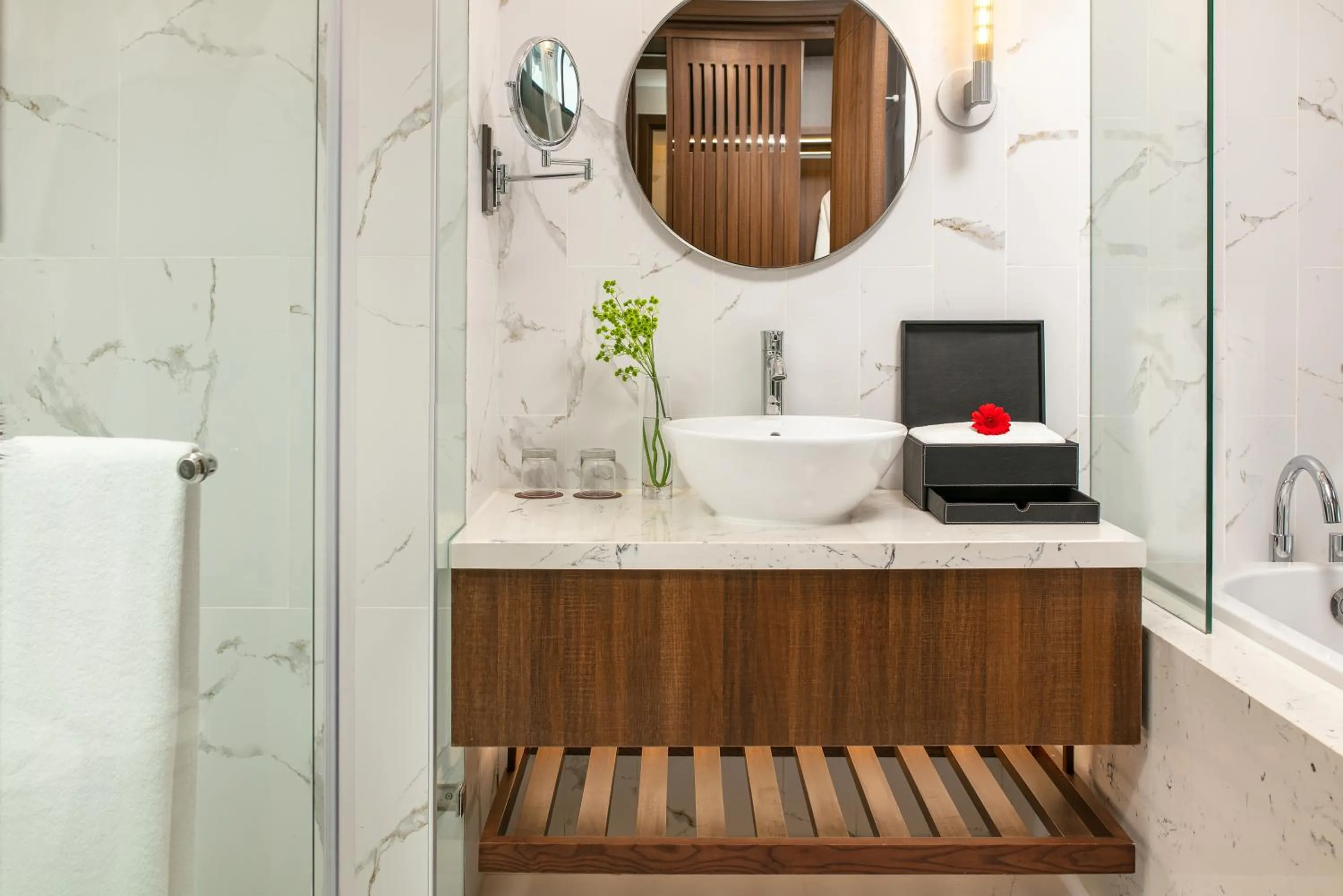 Executive King Room - Free Chocolate Hour 16:00 to 17:00 in Eastin Hotel & Residences Hanoi