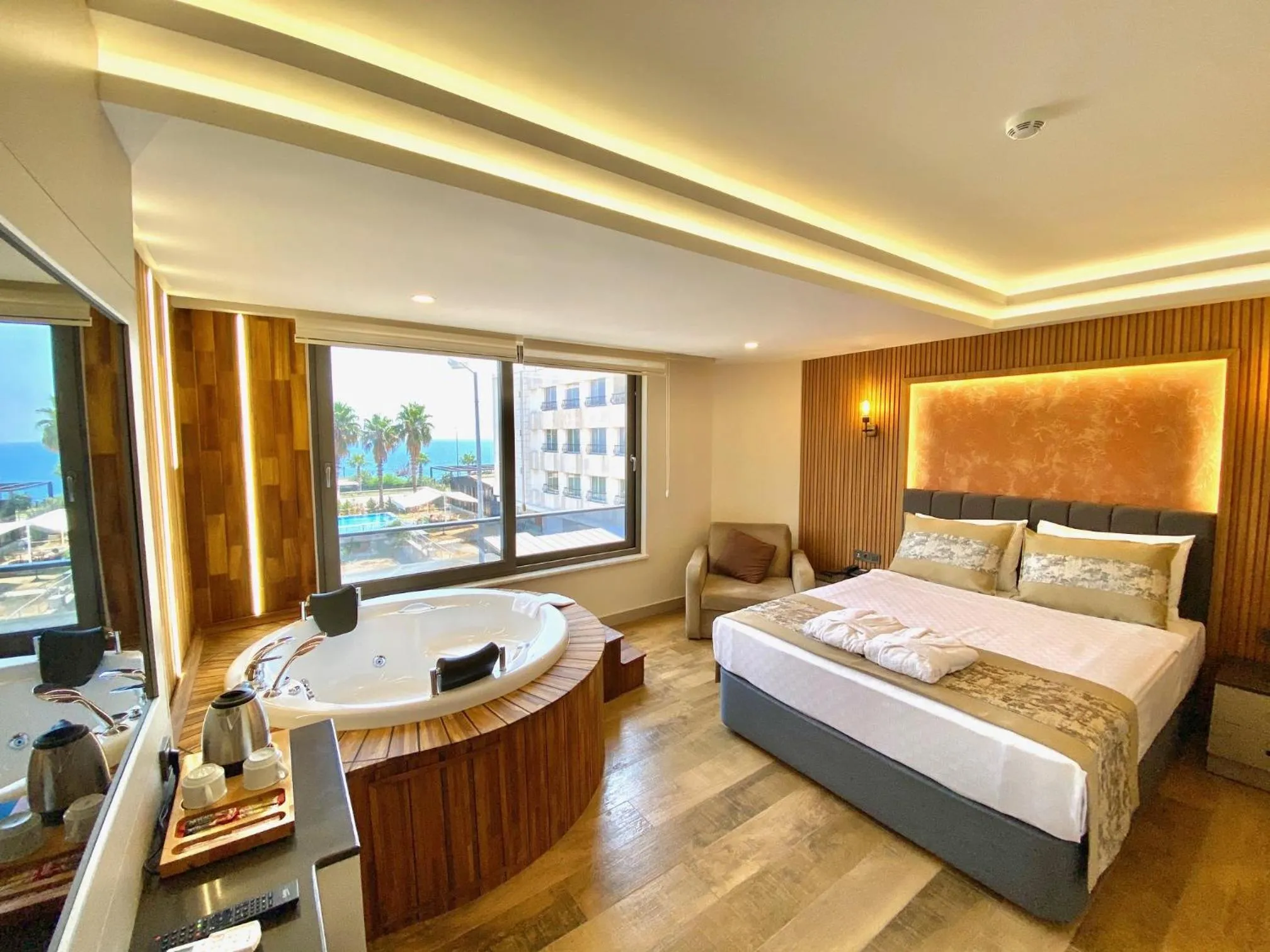 Deluxe Suite with Sea View in Green Beyza Suites