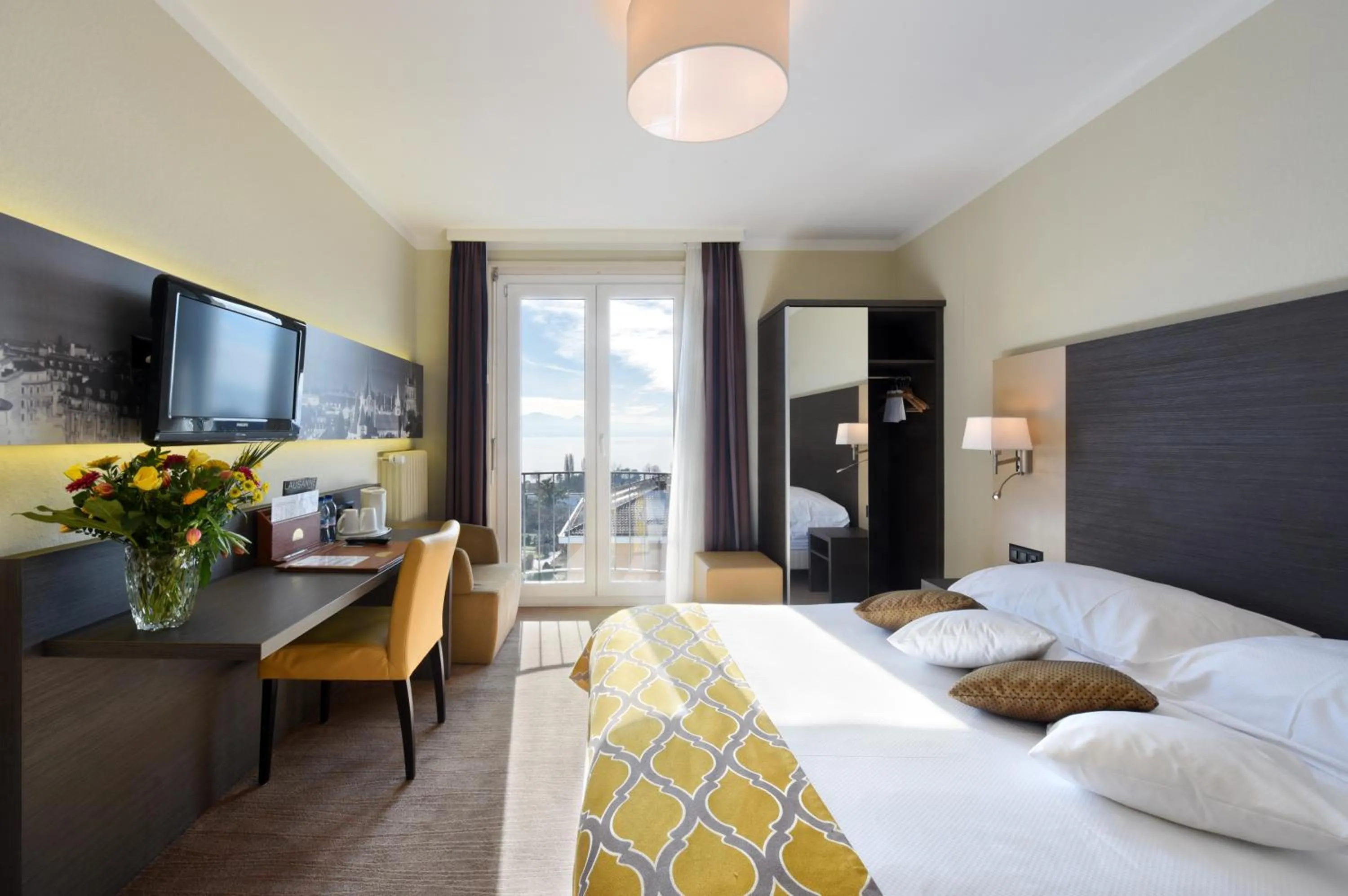 Double Room Lake Side in Hôtel Bellerive