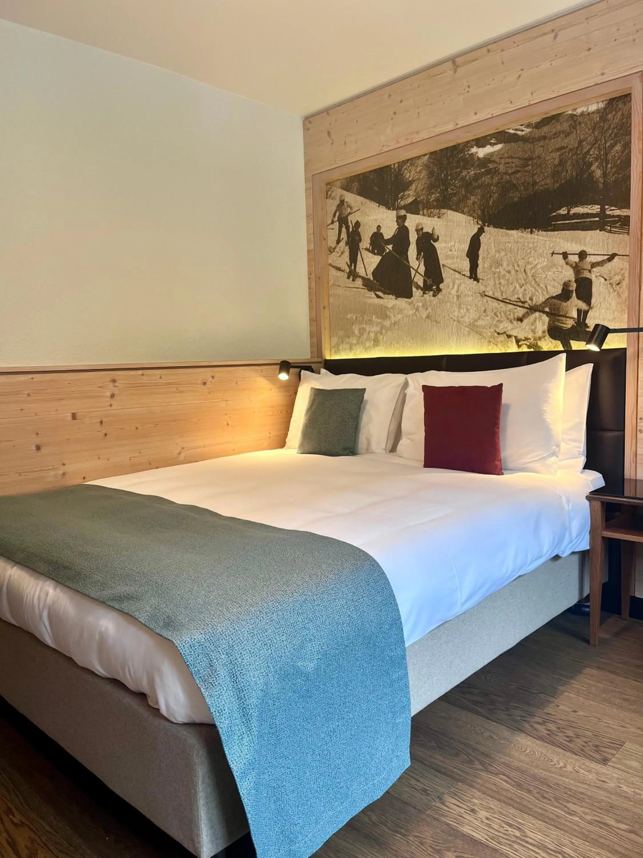 Tiny Room with Balcony in Hotel Interlaken