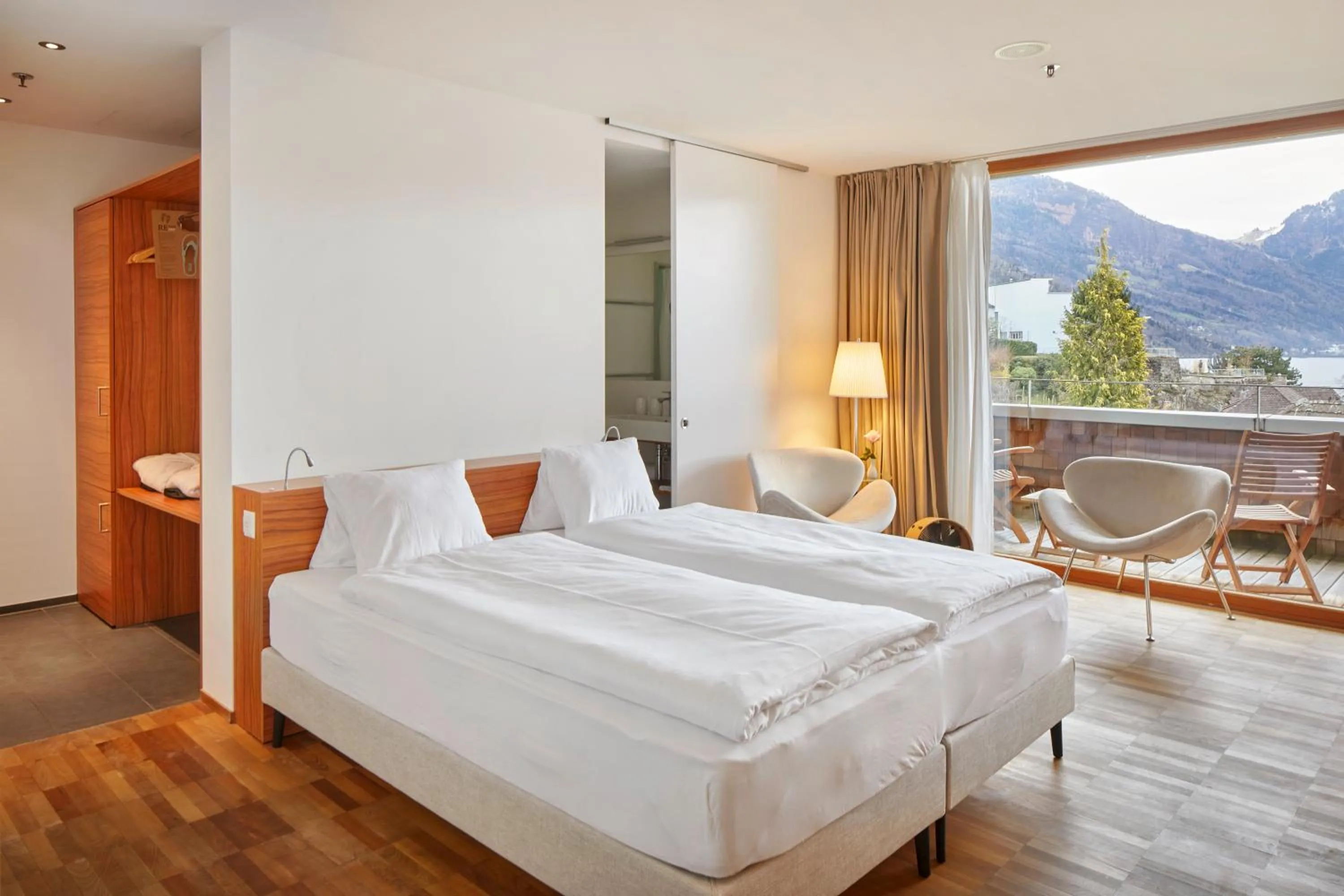 Deluxe Room with Lake View in Hotel Rössli Gourmet & Spa