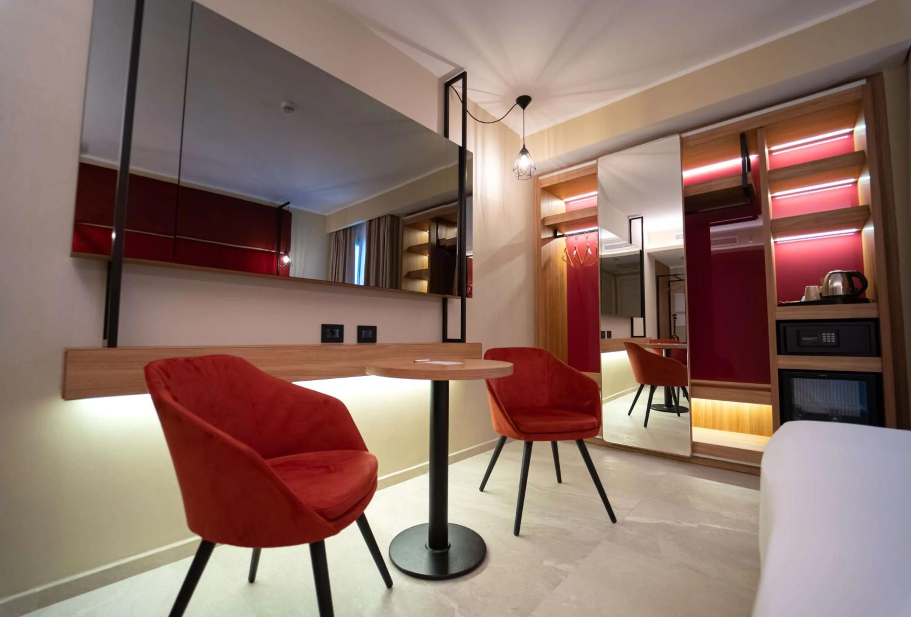 Superior Twin Room - Non-Smoking in Best Western Plus Sabaudia Hotel